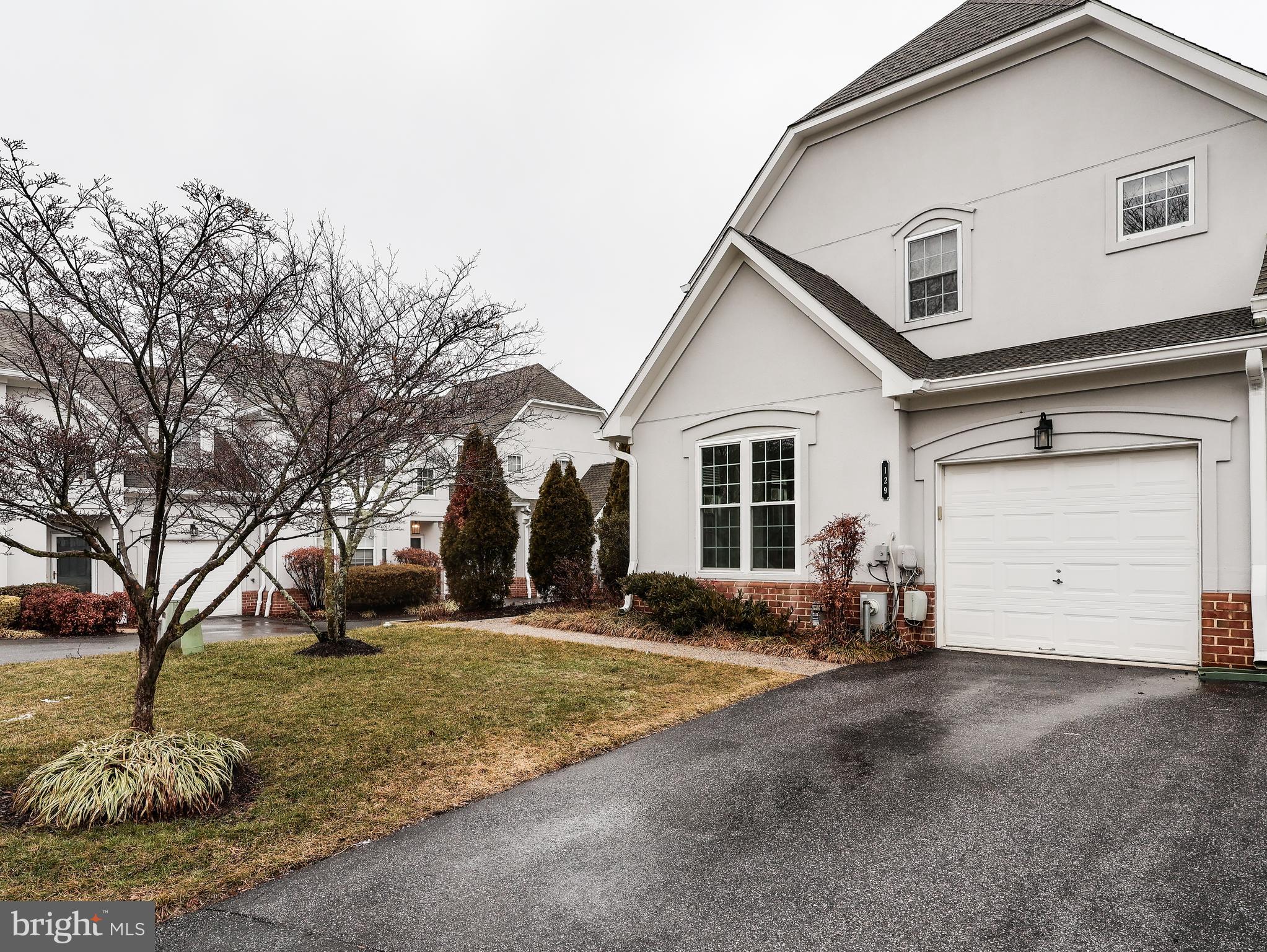 GREY ROCK VILLAS - Residential