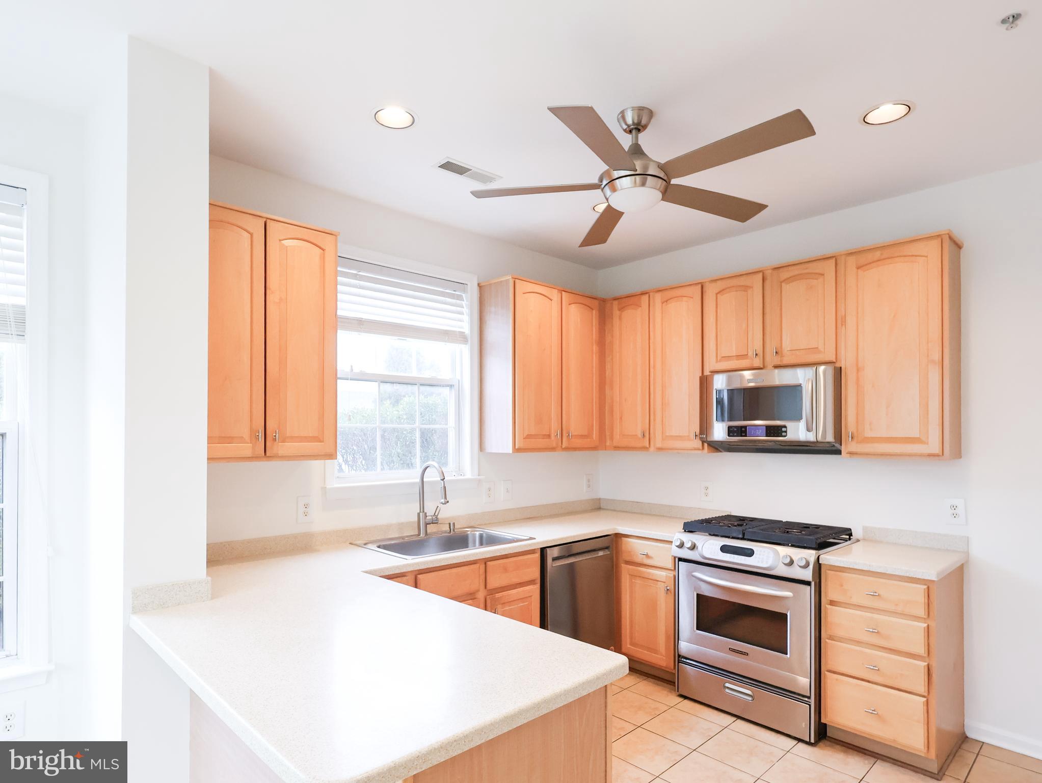 GREY ROCK VILLAS - Residential