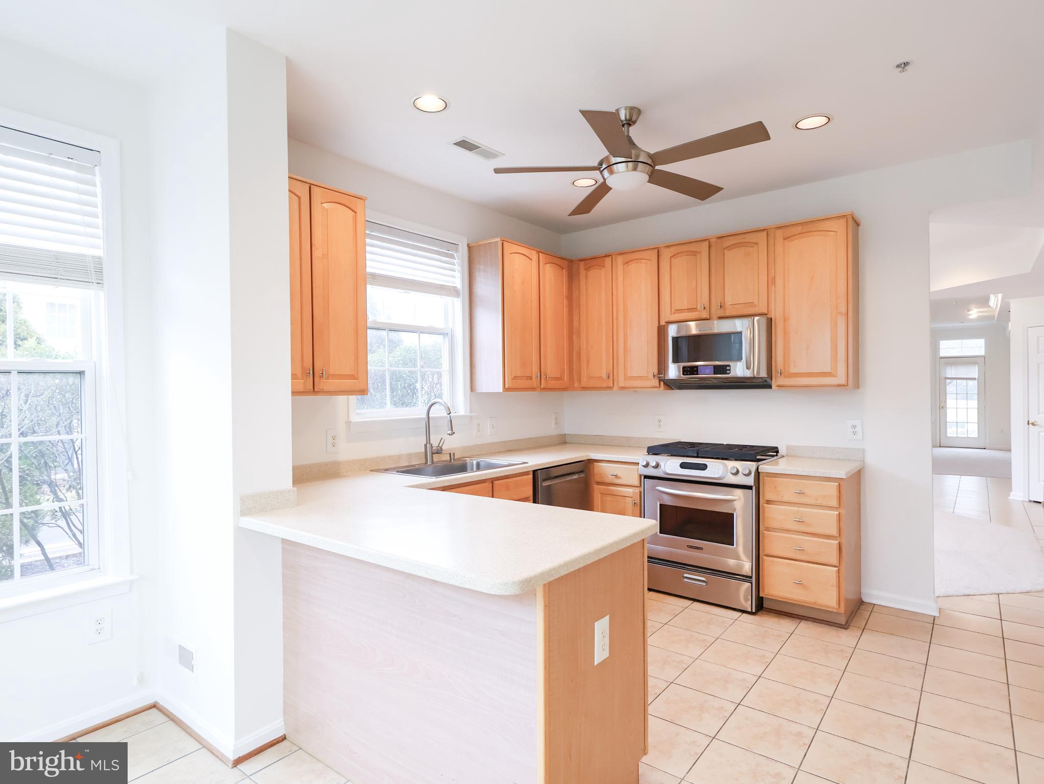 GREY ROCK VILLAS - Residential