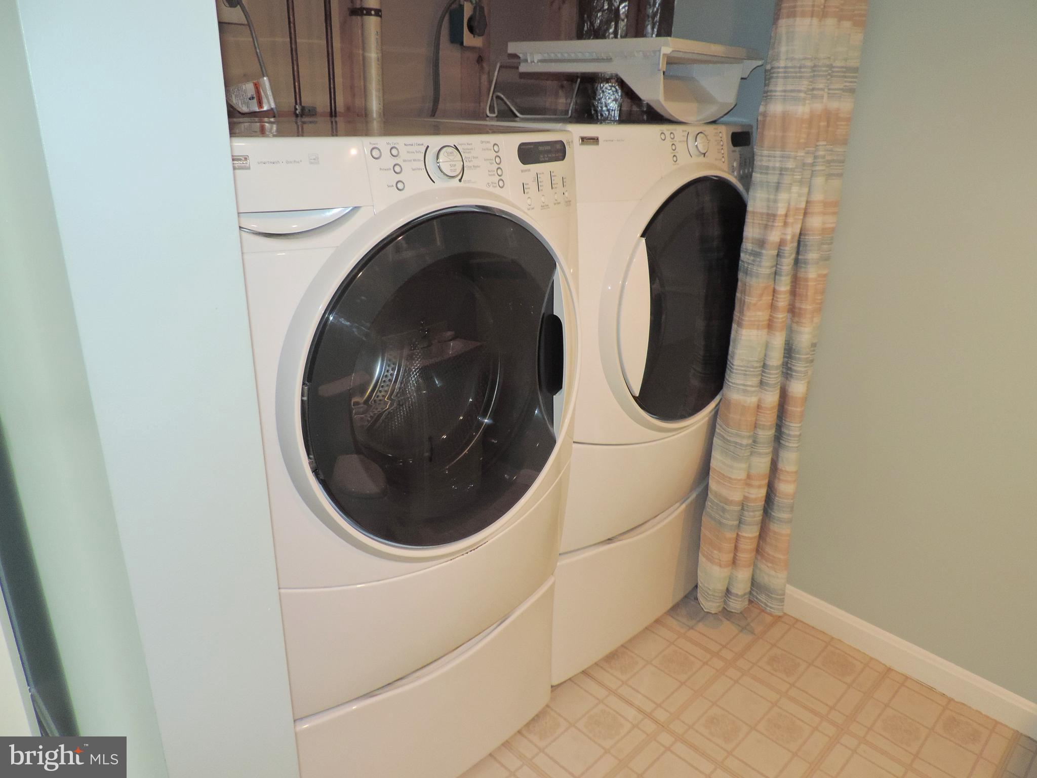 WOODBRIDGE CENTER - Residential