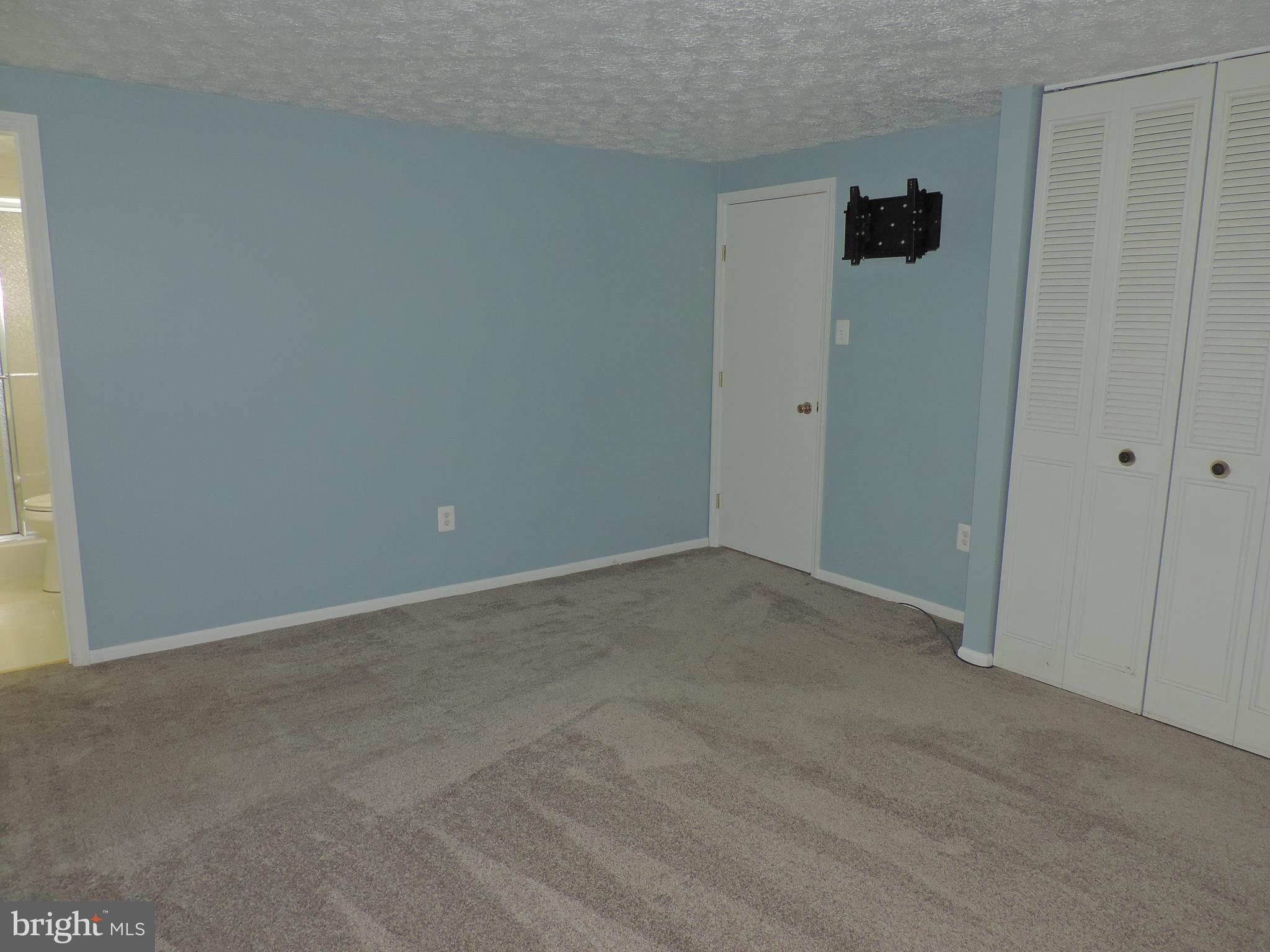 WOODBRIDGE CENTER - Residential