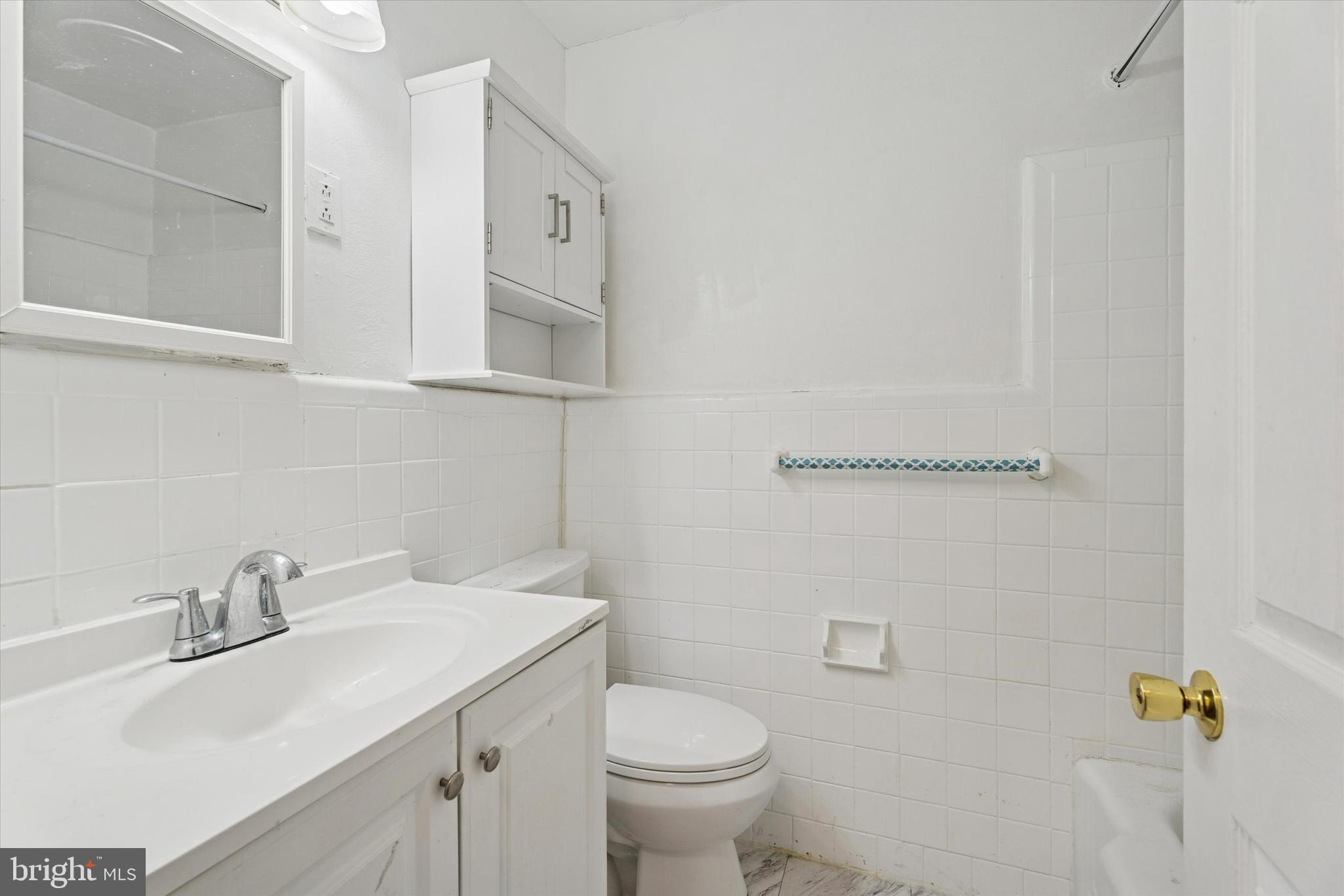 8101 WOOLSTON AVENUE