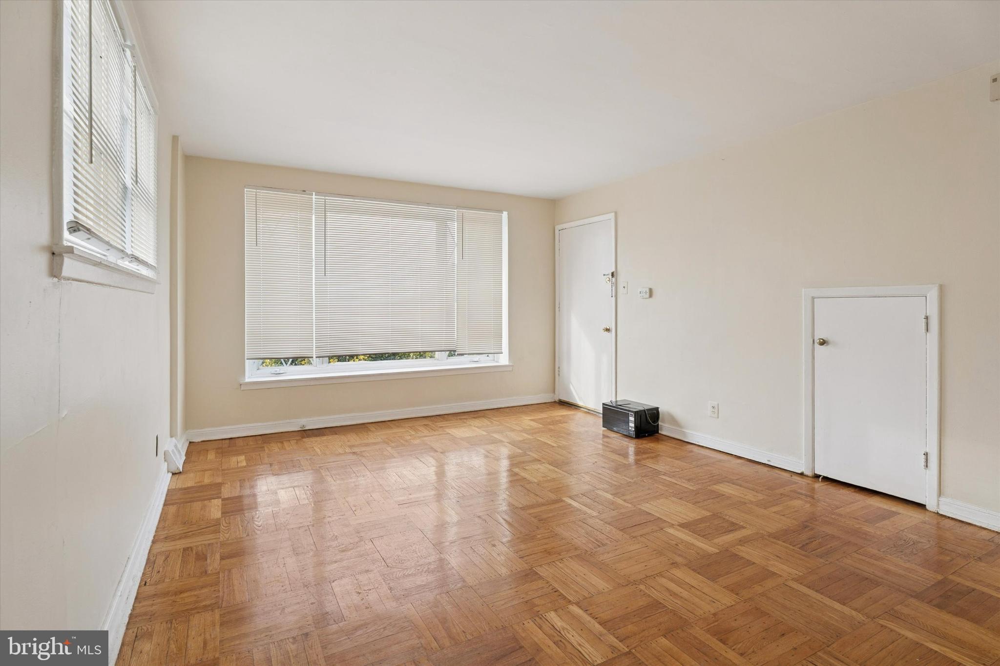 8101 WOOLSTON AVENUE