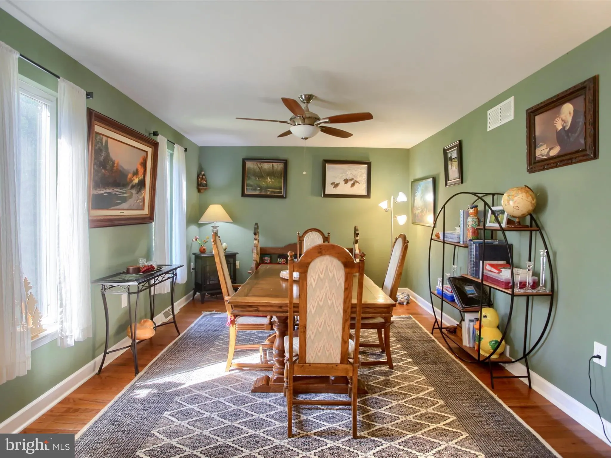 Mechanicsburg, Pennsylvania 17055, United States, 5 Bedrooms Bedrooms, ,4 BathroomsBathrooms,Residential,Pending,212434