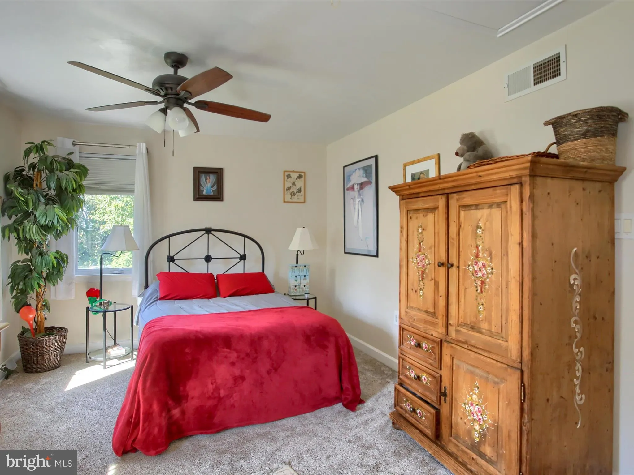 Mechanicsburg, Pennsylvania 17055, United States, 5 Bedrooms Bedrooms, ,4 BathroomsBathrooms,Residential,Pending,212434