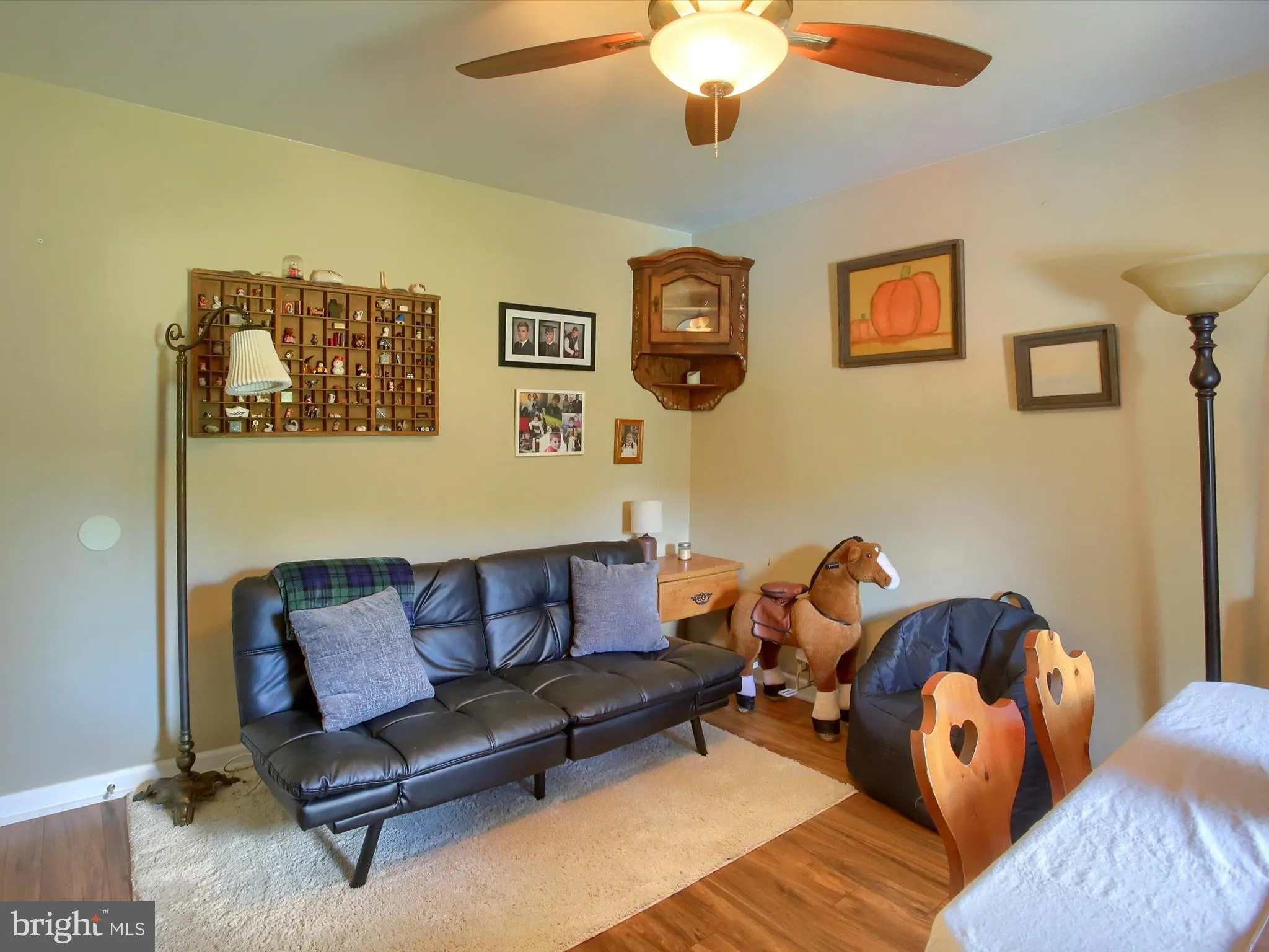 Mechanicsburg, Pennsylvania 17055, United States, 5 Bedrooms Bedrooms, ,4 BathroomsBathrooms,Residential,Pending,212434