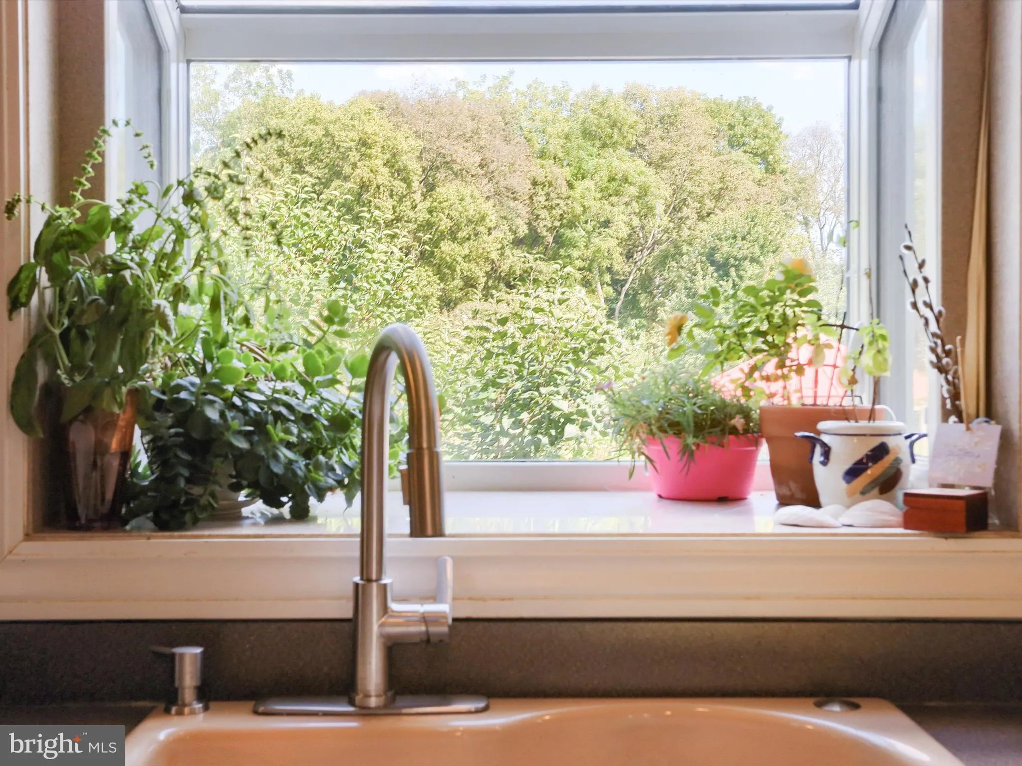 Mechanicsburg, Pennsylvania 17055, United States, 5 Bedrooms Bedrooms, ,4 BathroomsBathrooms,Residential,Pending,212434