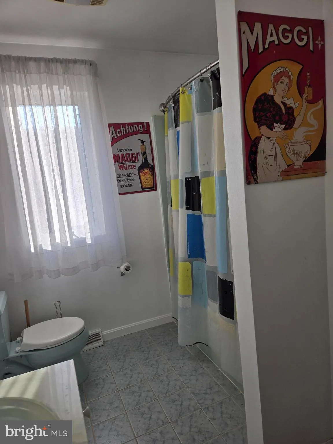 Mechanicsburg, Pennsylvania 17055, United States, 5 Bedrooms Bedrooms, ,4 BathroomsBathrooms,Residential,Pending,212434