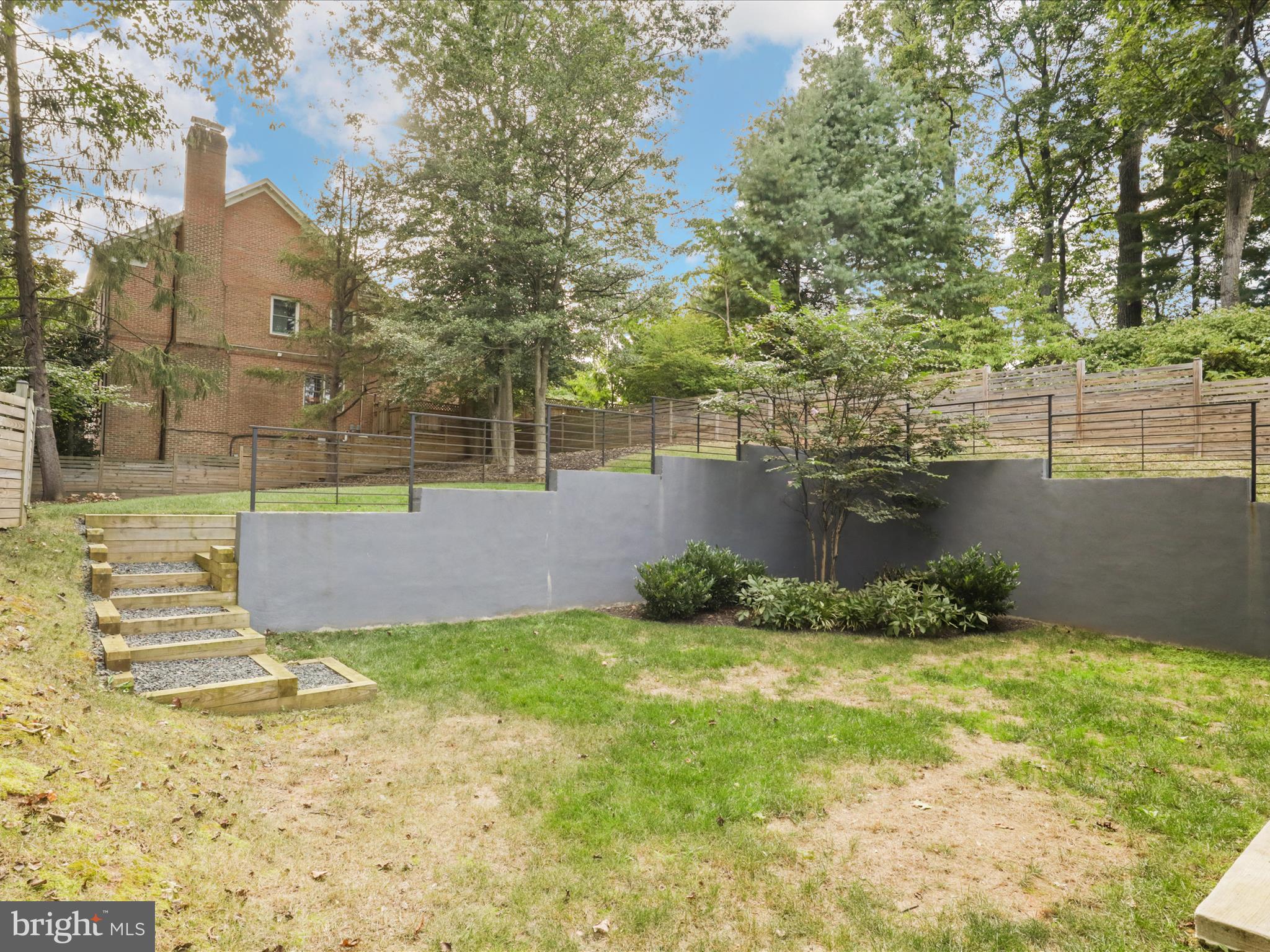 ARLINGWOOD - Residential