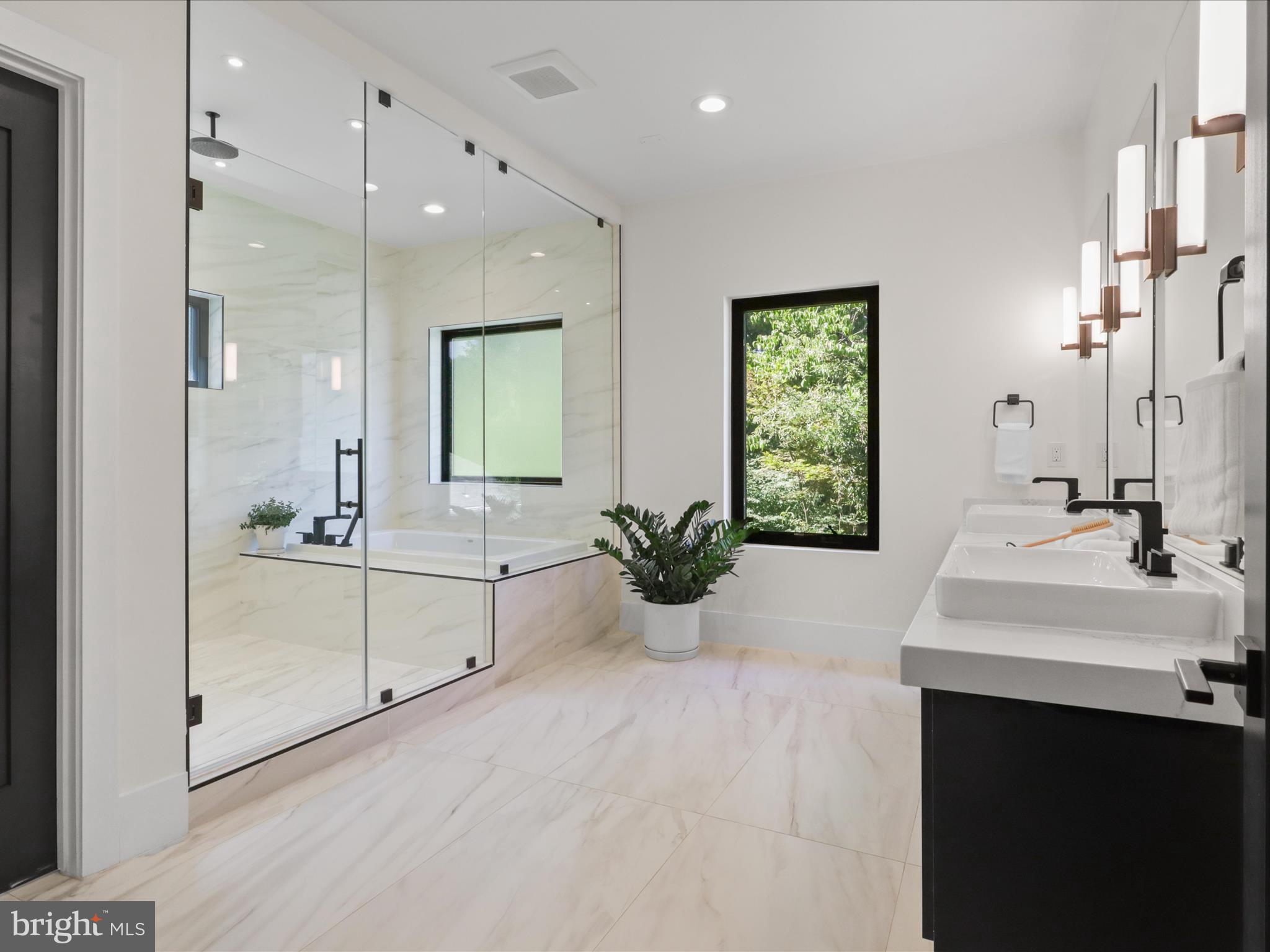 ARLINGWOOD - Residential