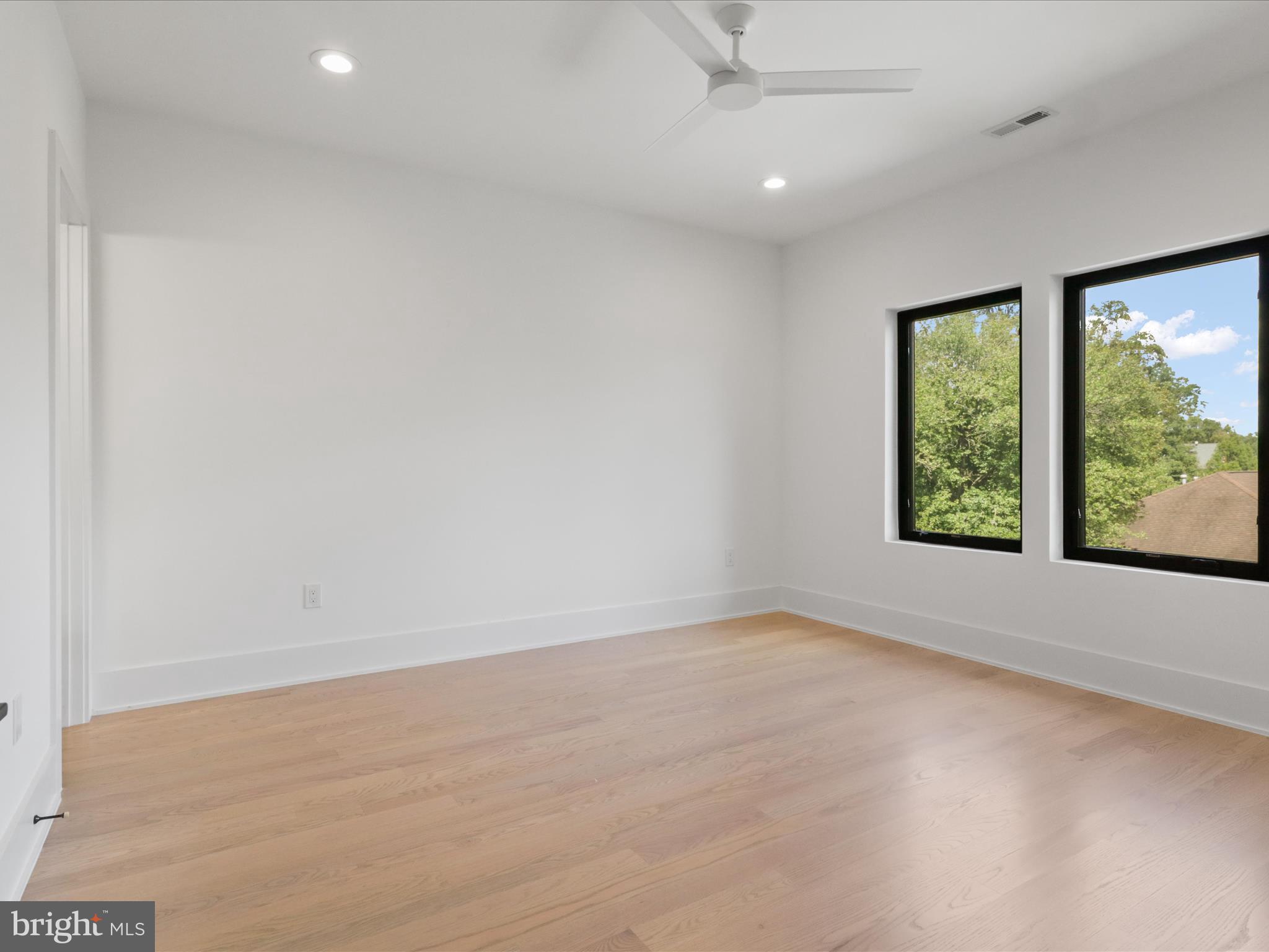 ARLINGWOOD - Residential