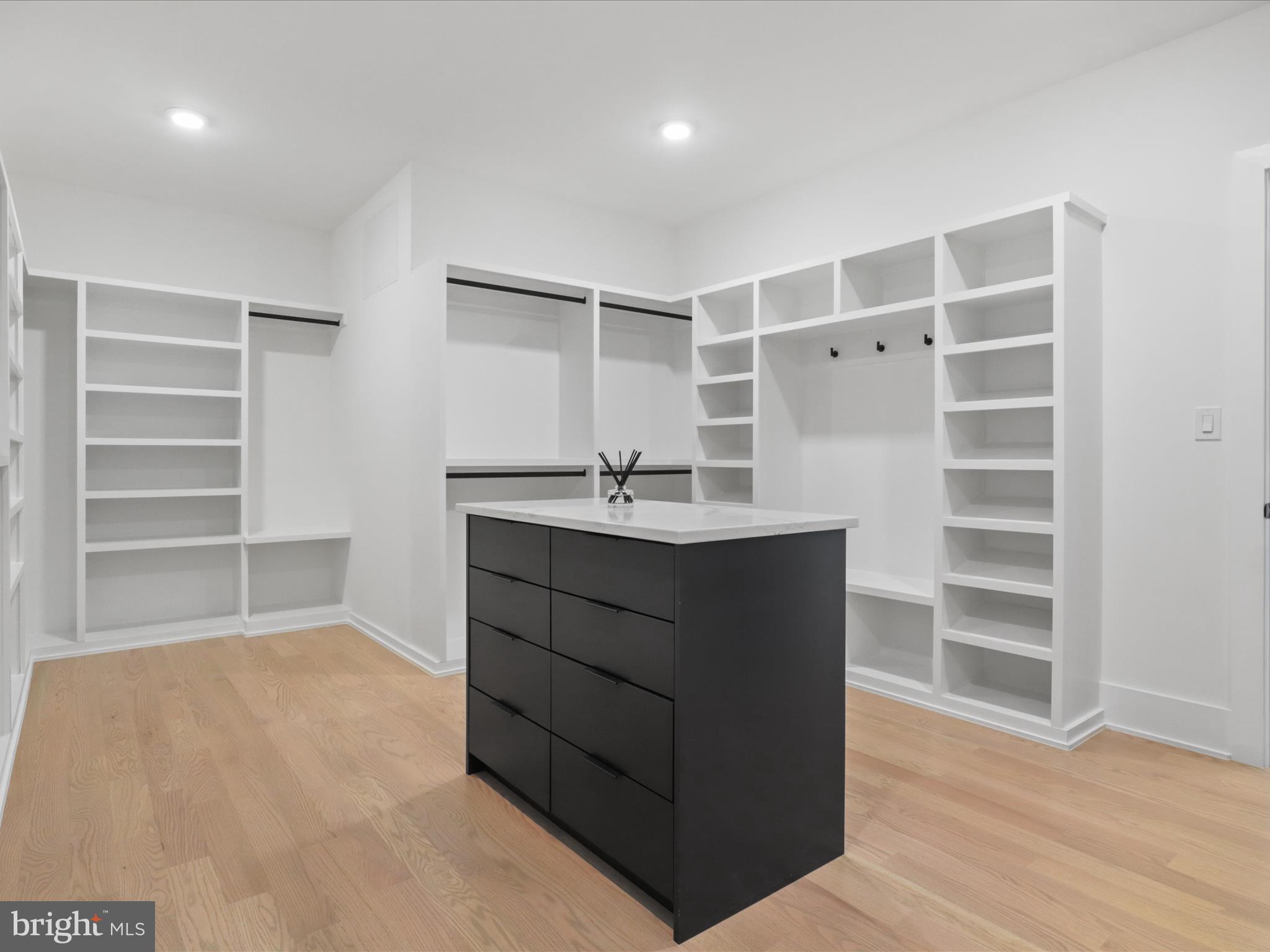 ARLINGWOOD - Residential