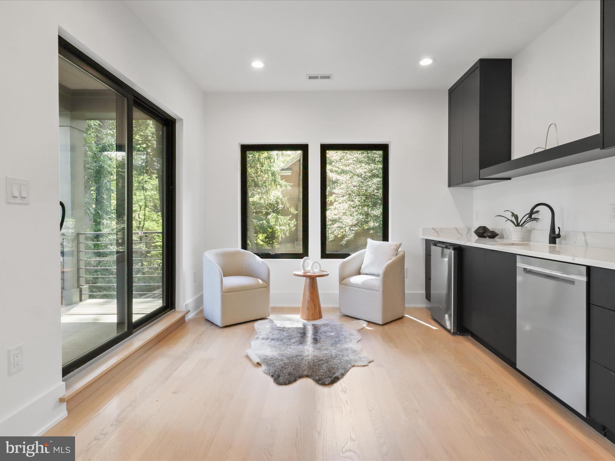 ARLINGWOOD - Residential