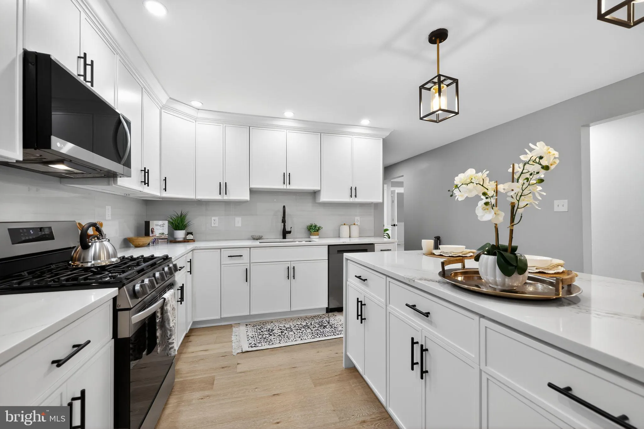 Voorhees, New Jersey 08043, United States, 4 Bedrooms Bedrooms, ,3 BathroomsBathrooms,Residential,Contingent,236149