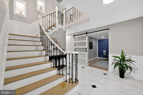 4 DOWNING LANE VOORHEES NJ 08043