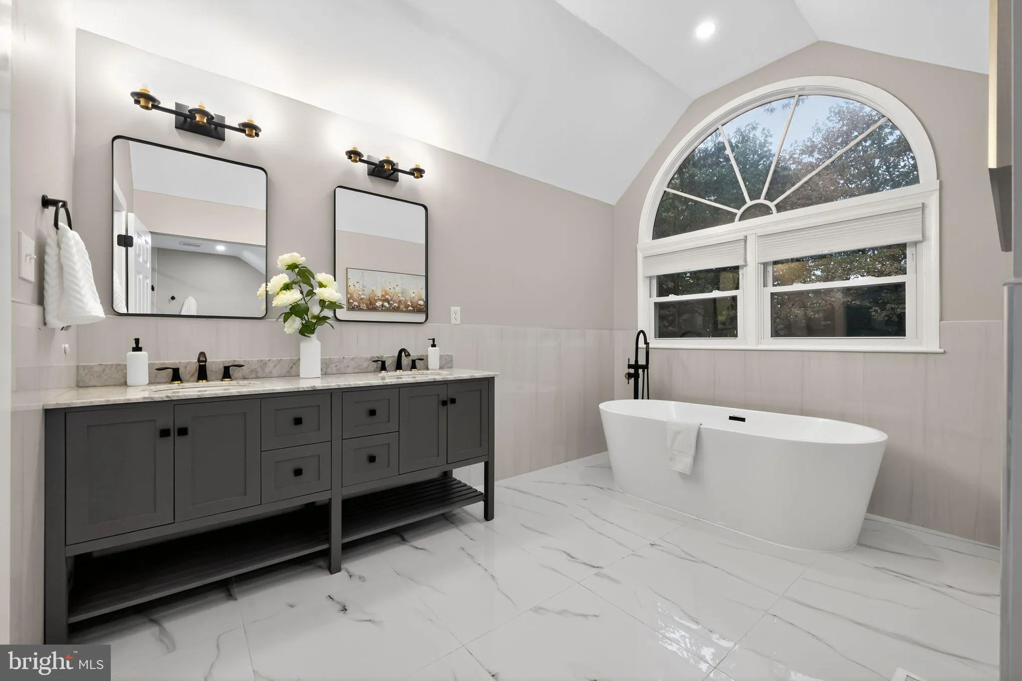 Voorhees, New Jersey 08043, United States, 4 Bedrooms Bedrooms, ,3 BathroomsBathrooms,Residential,Contingent,236149