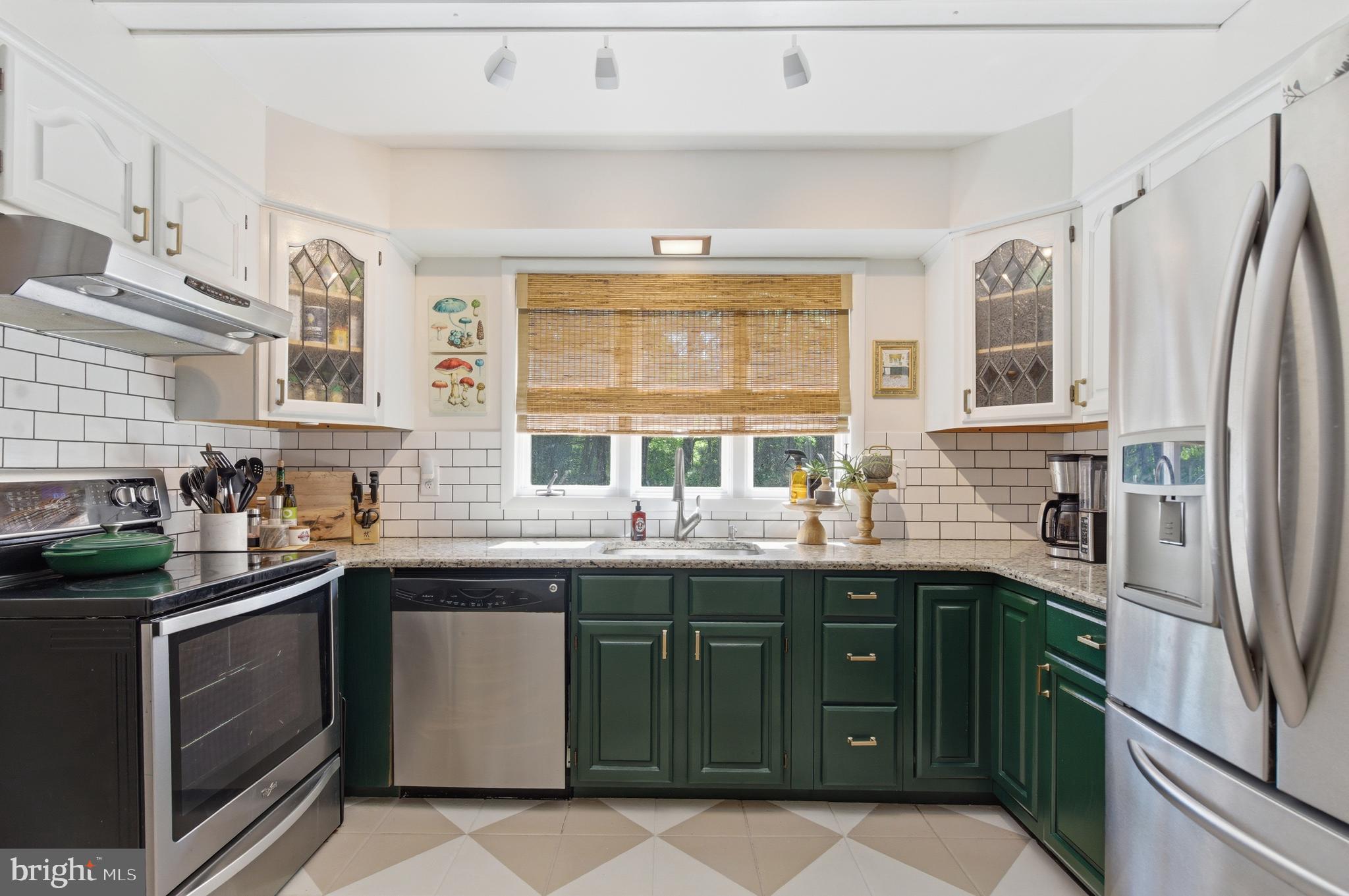 BAY VIEW SPRINGS - Residential