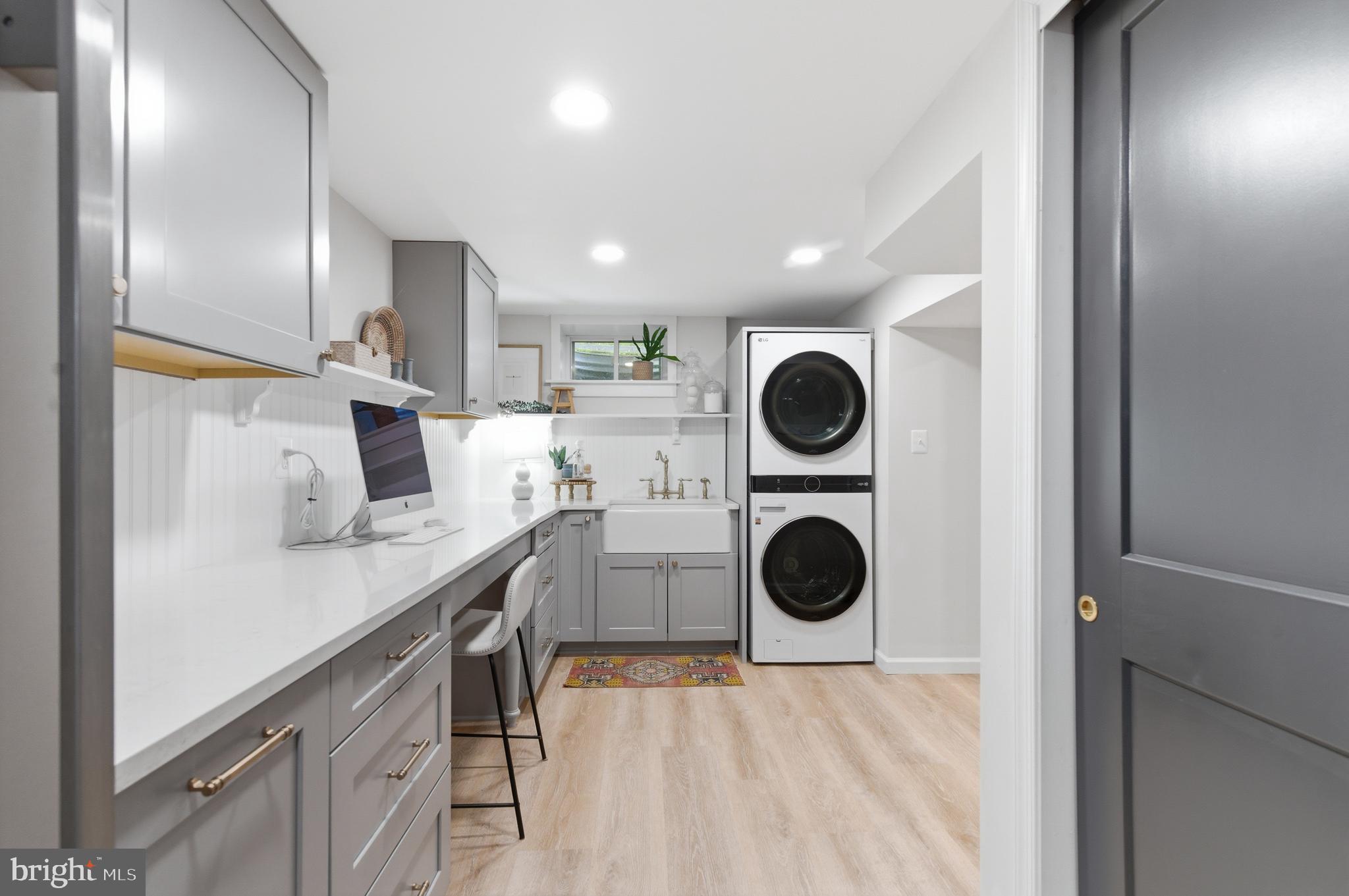 BAY VIEW SPRINGS - Residential
