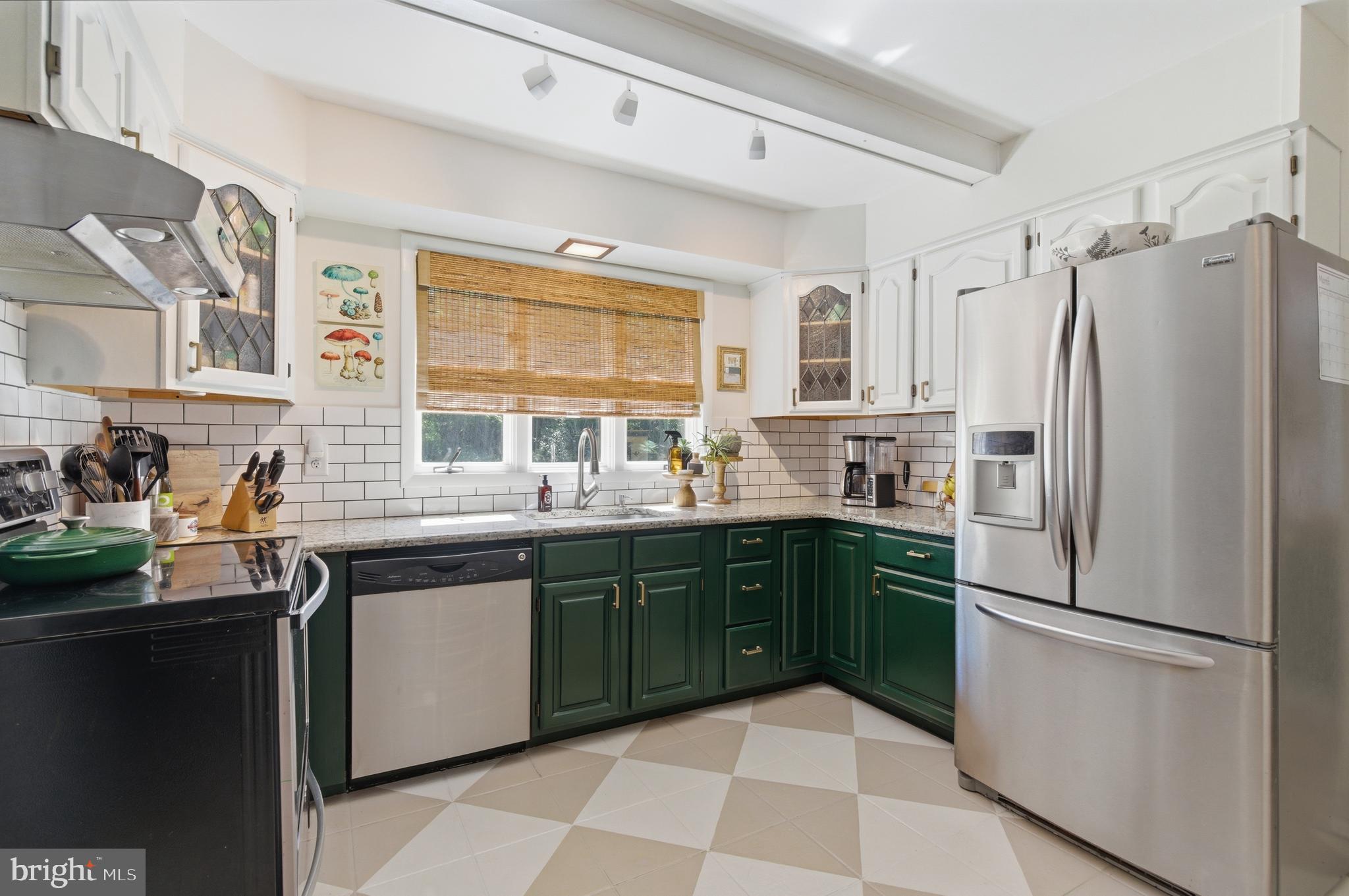 BAY VIEW SPRINGS - Residential