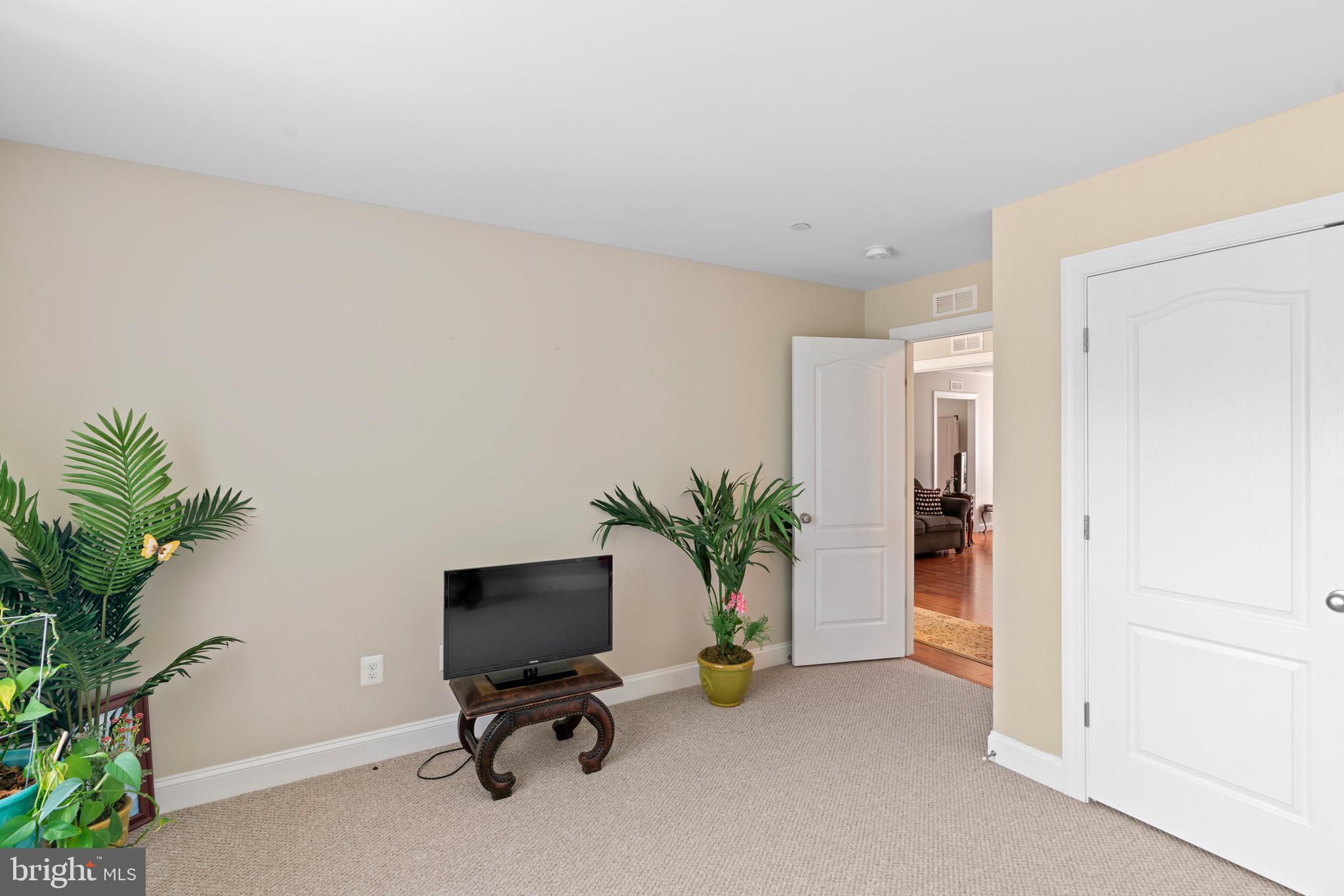 COACHMAN'S PATH - Residential