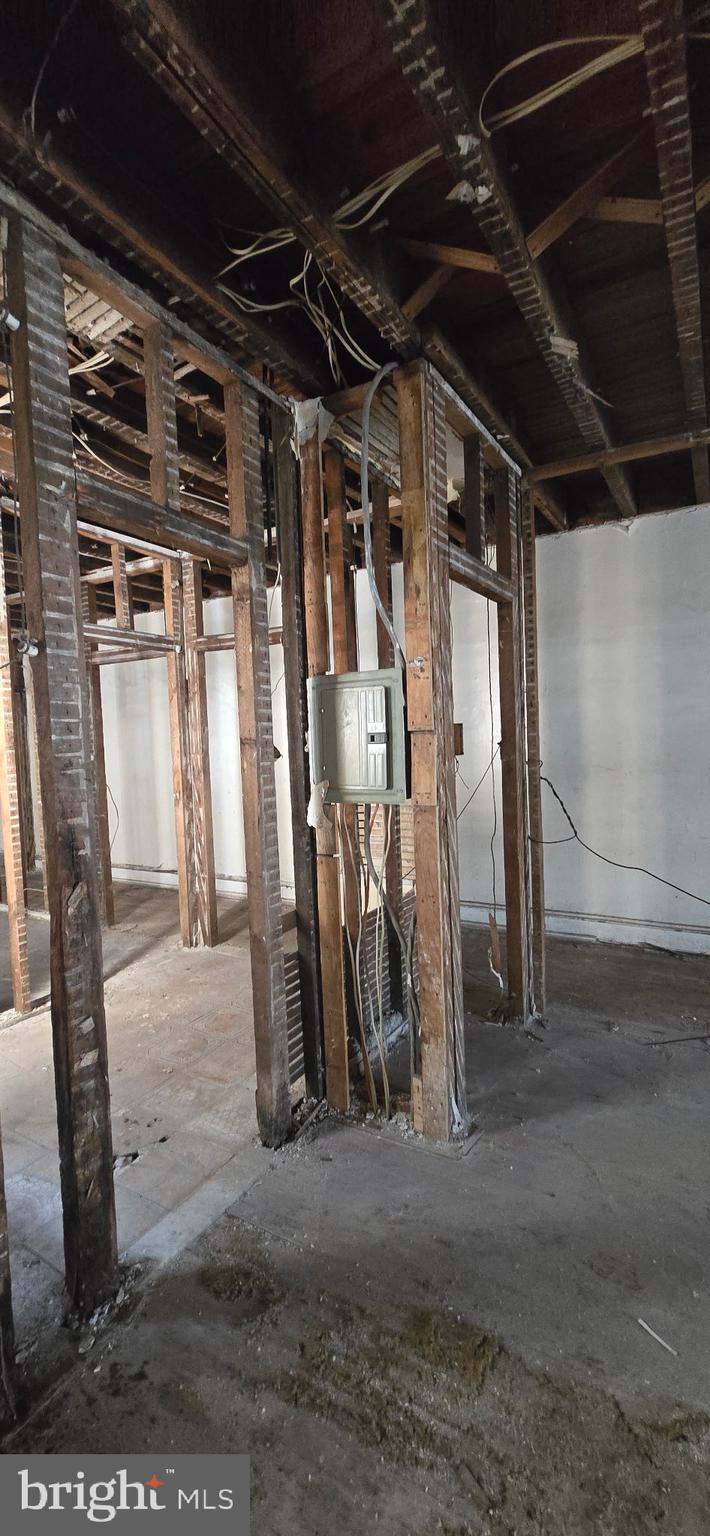 6036 CATHARINE STREET