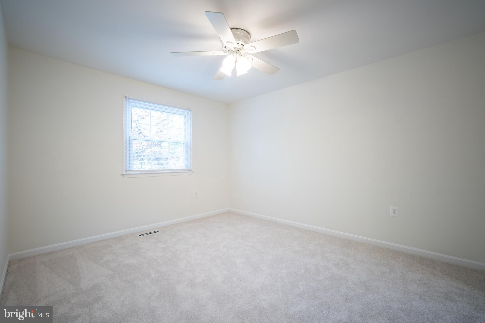 TOWNES OF MOOREFIELD - Residential Lease