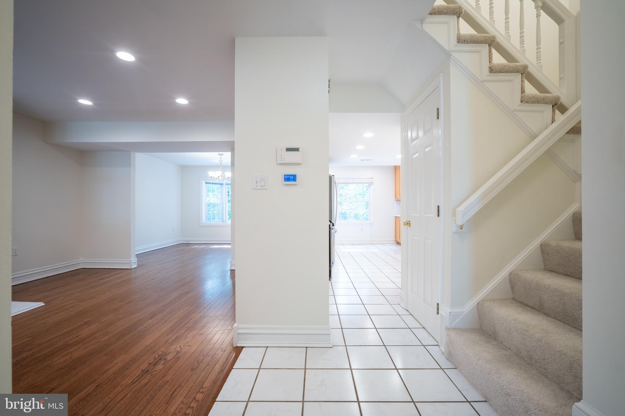 TOWNES OF MOOREFIELD - Residential Lease