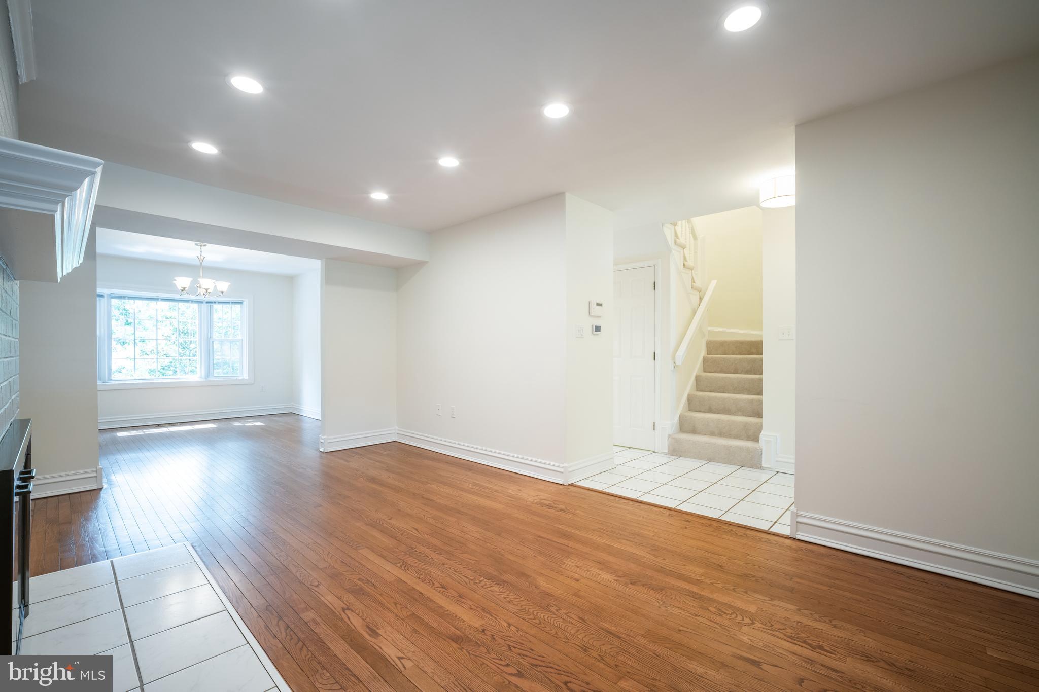 TOWNES OF MOOREFIELD - Residential Lease