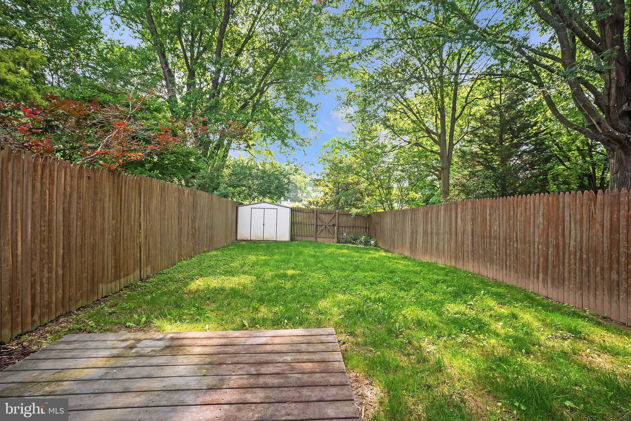 TOWNES OF MOOREFIELD - Residential Lease