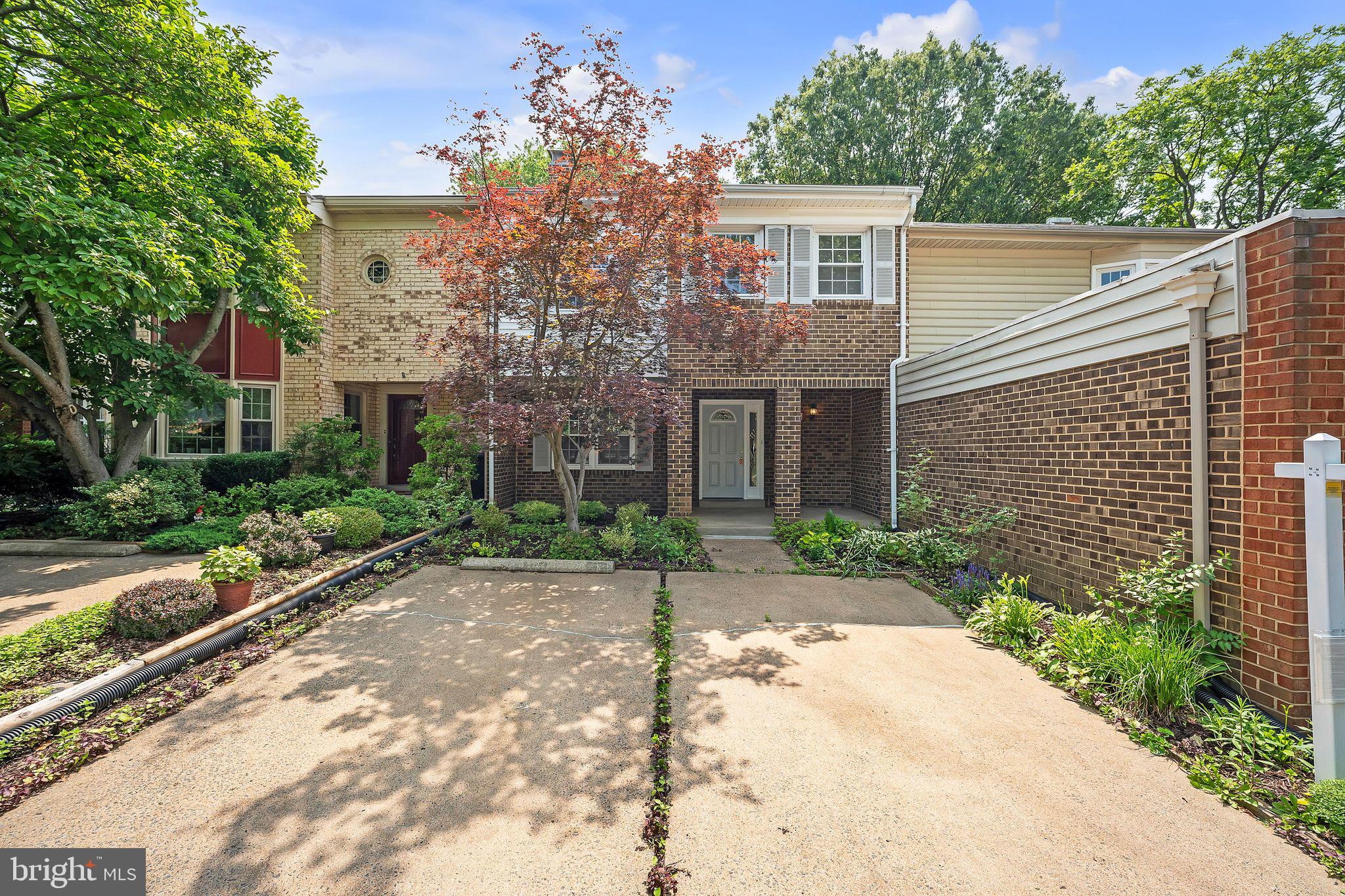 TOWNES OF MOOREFIELD - Residential Lease