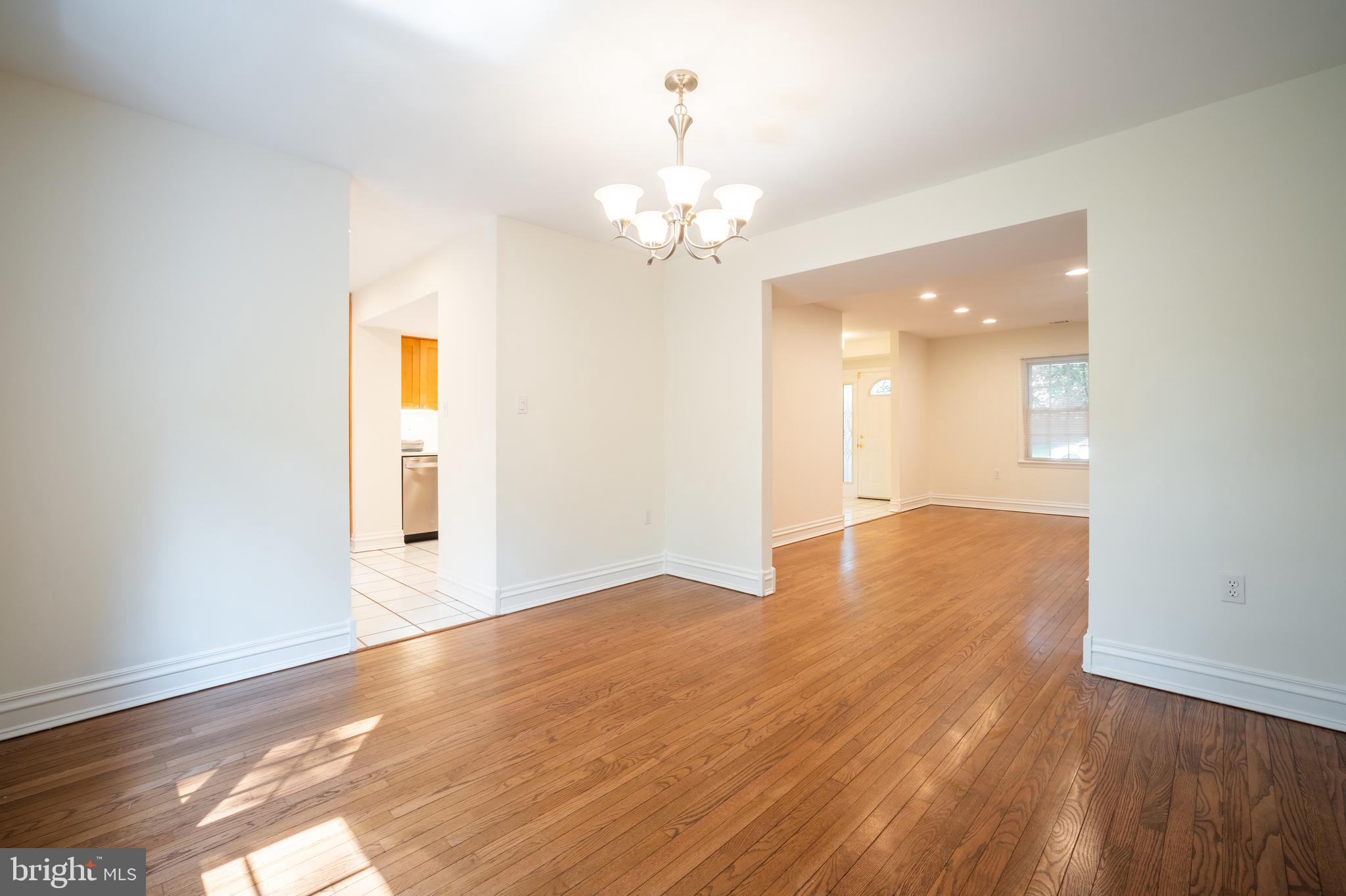 TOWNES OF MOOREFIELD - Residential Lease