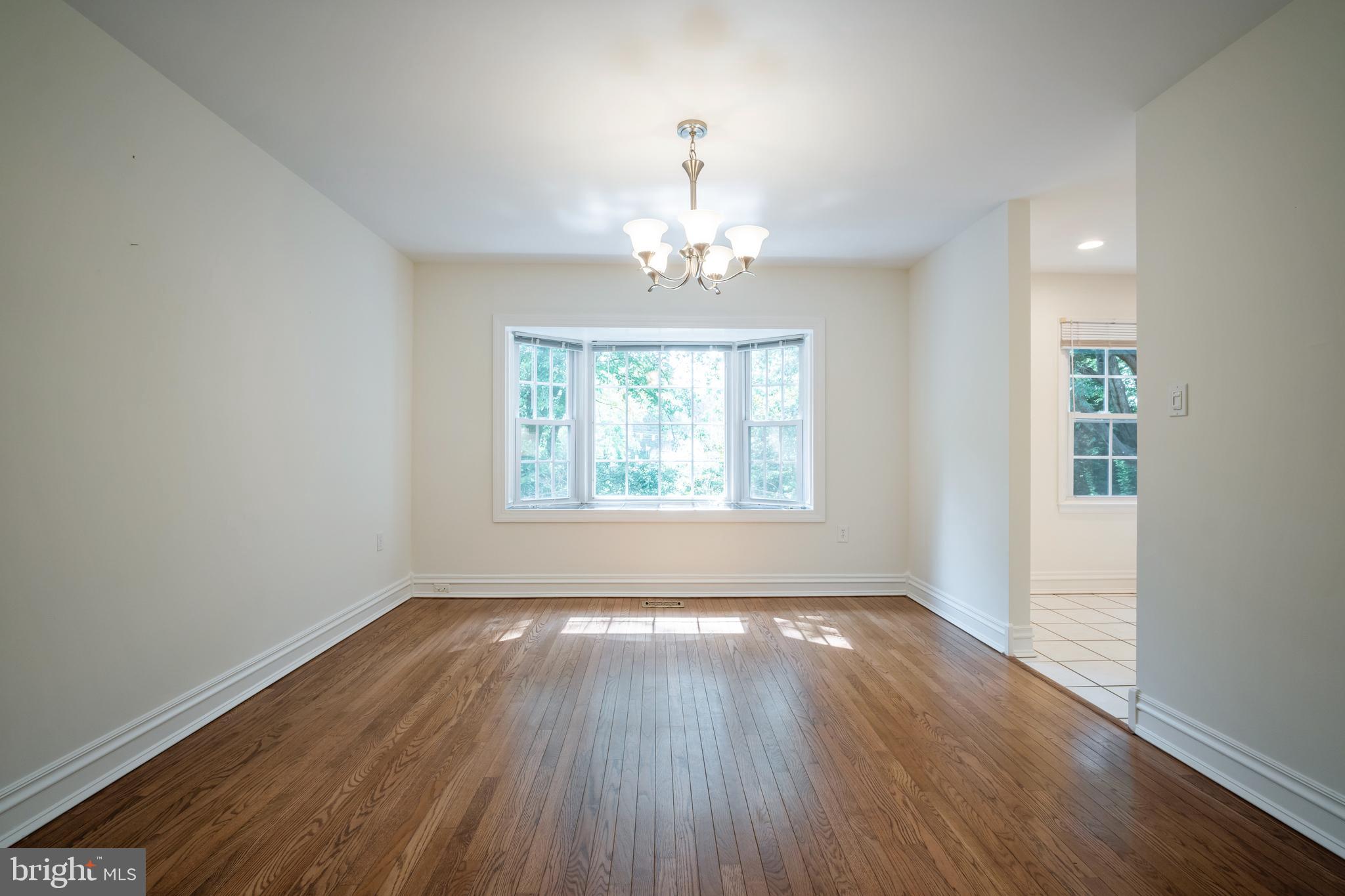 TOWNES OF MOOREFIELD - Residential Lease