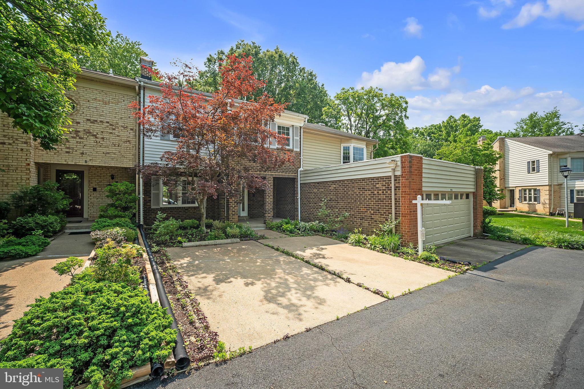 TOWNES OF MOOREFIELD - Residential Lease