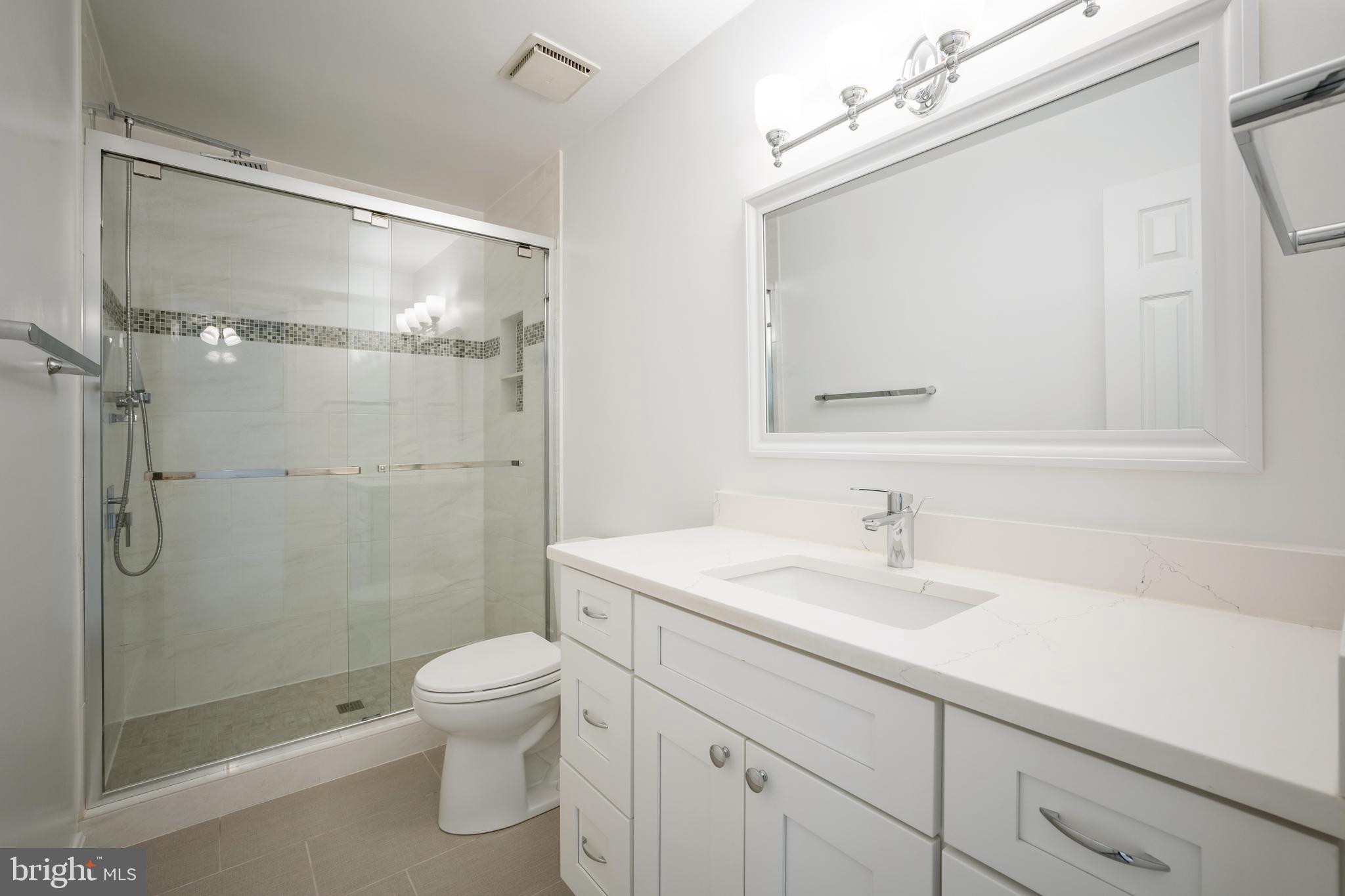 TOWNES OF MOOREFIELD - Residential Lease