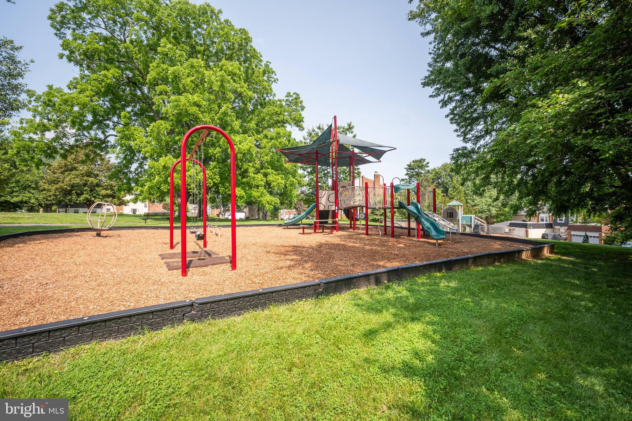 TOWNES OF MOOREFIELD - Residential Lease