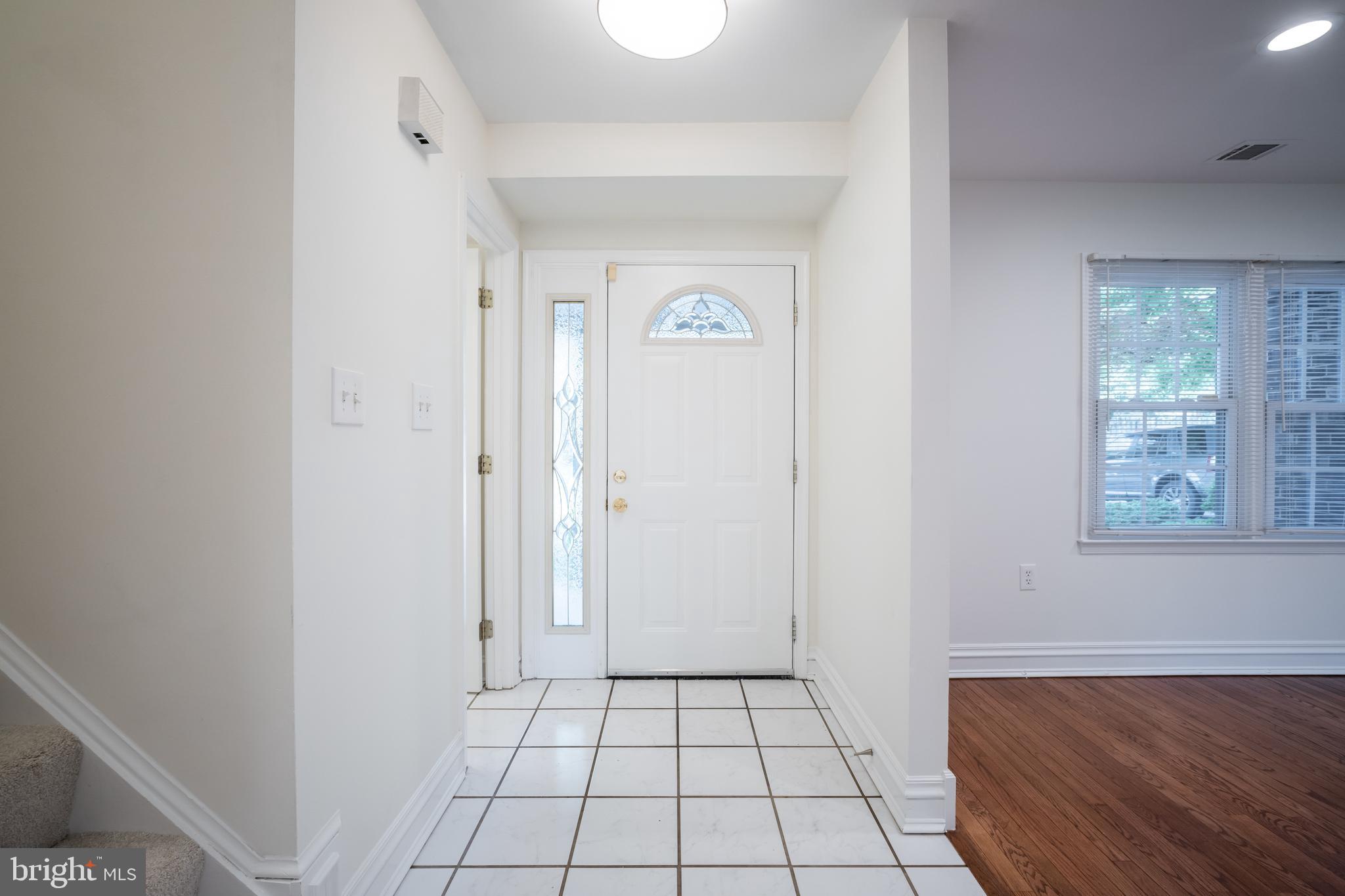 TOWNES OF MOOREFIELD - Residential Lease