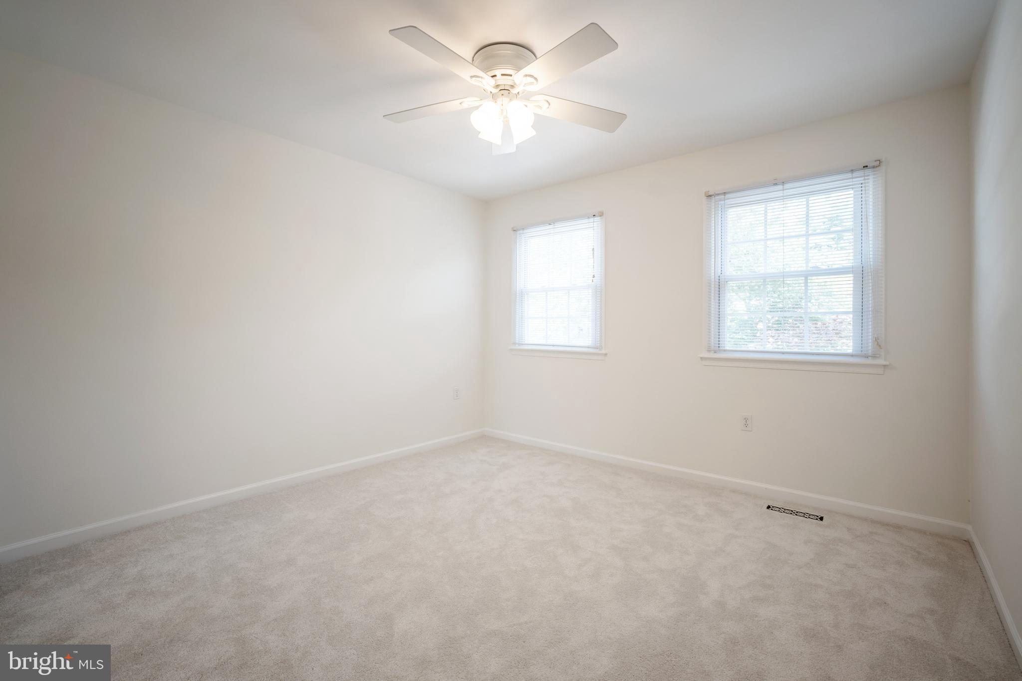 TOWNES OF MOOREFIELD - Residential Lease