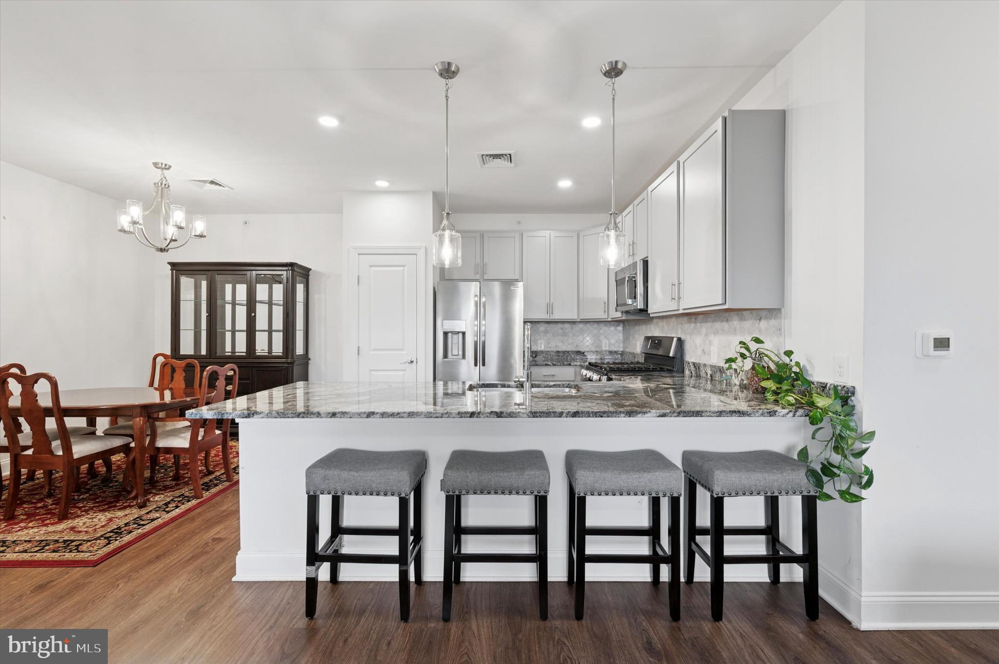 RESIDENCES AT BROOKHAVEN GLEN - Residential