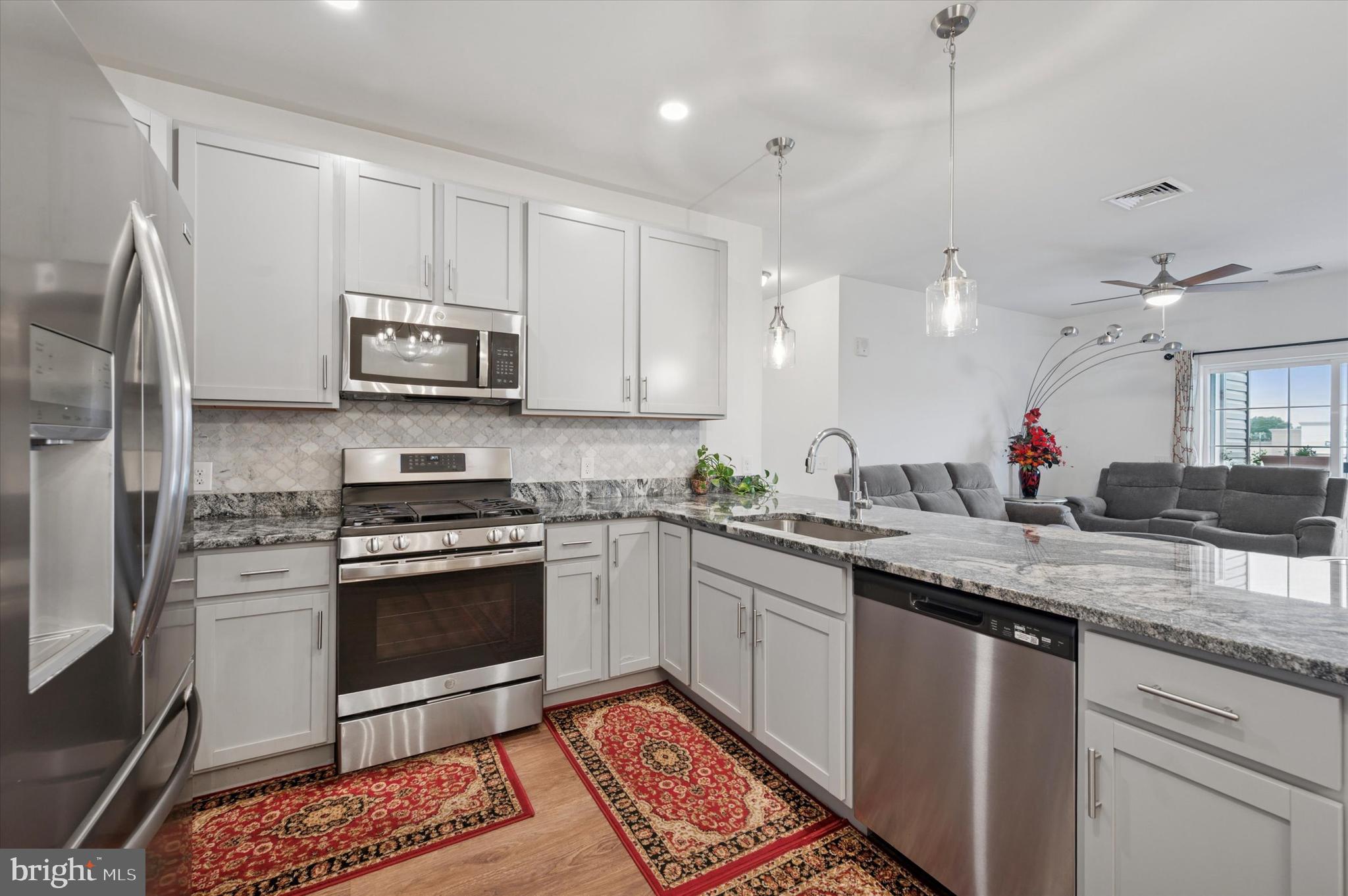 RESIDENCES AT BROOKHAVEN GLEN - Residential