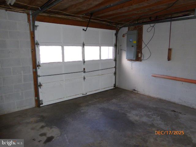 F PARIS SMITH - Residential