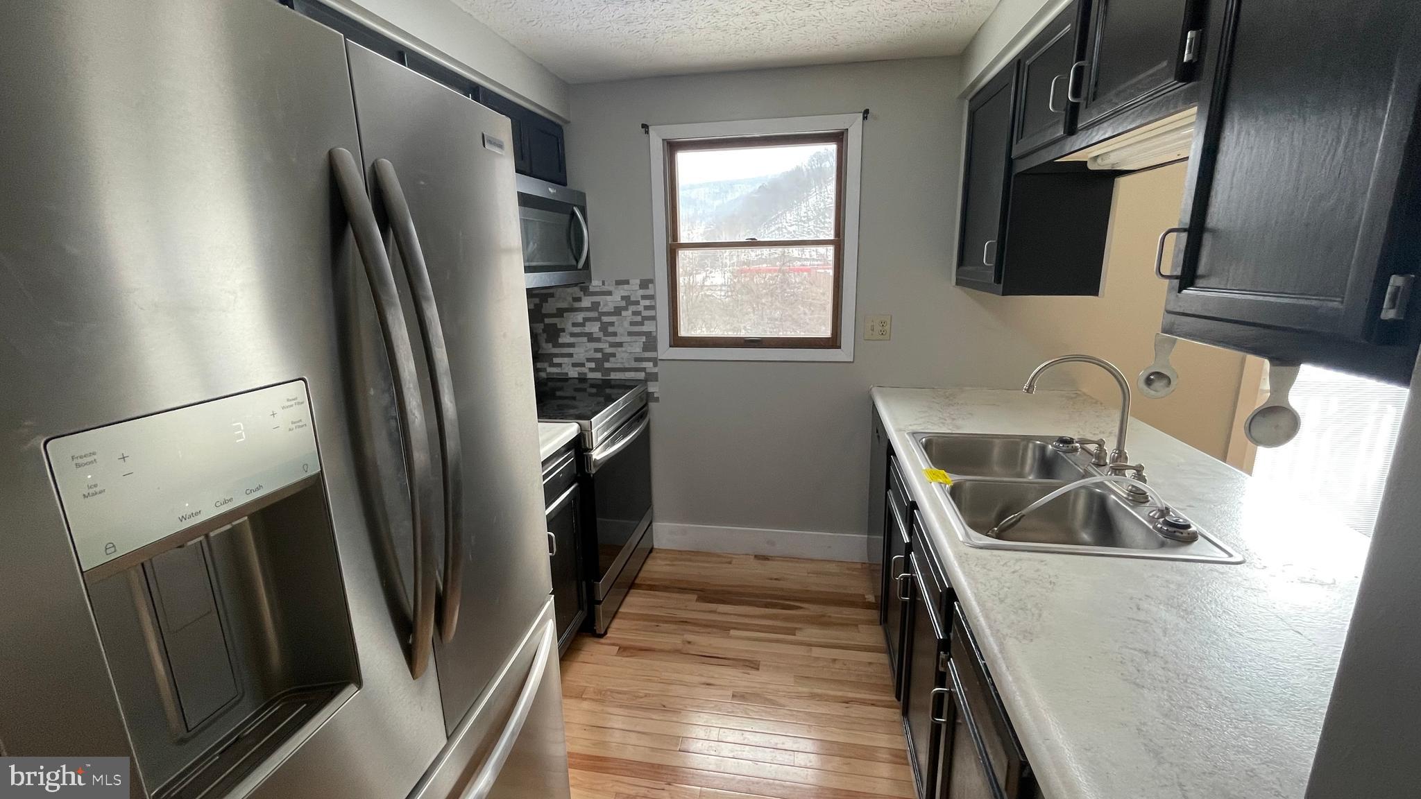 F PARIS SMITH - Residential