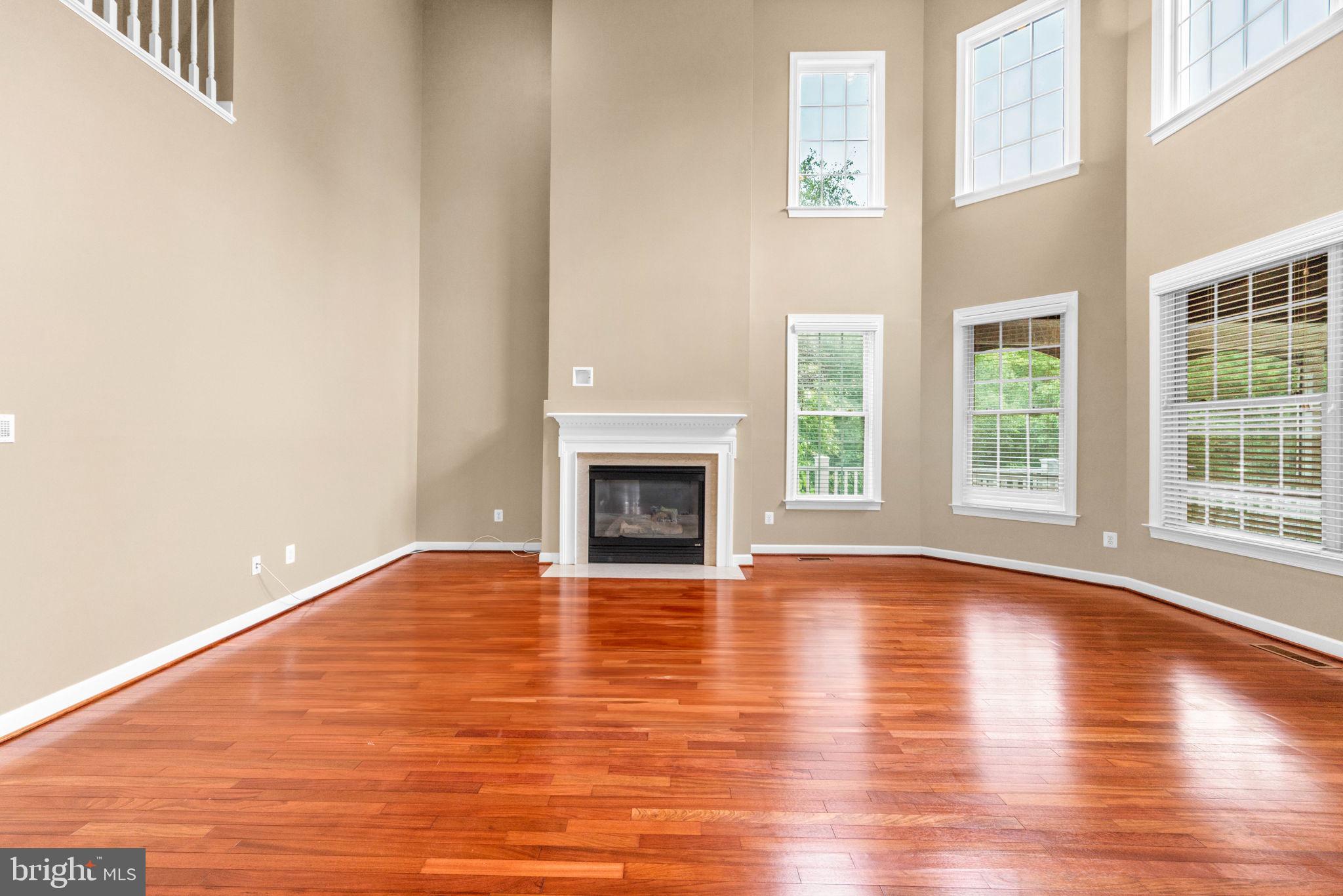 LANSDOWNE ON THE POTOMAC - Residential