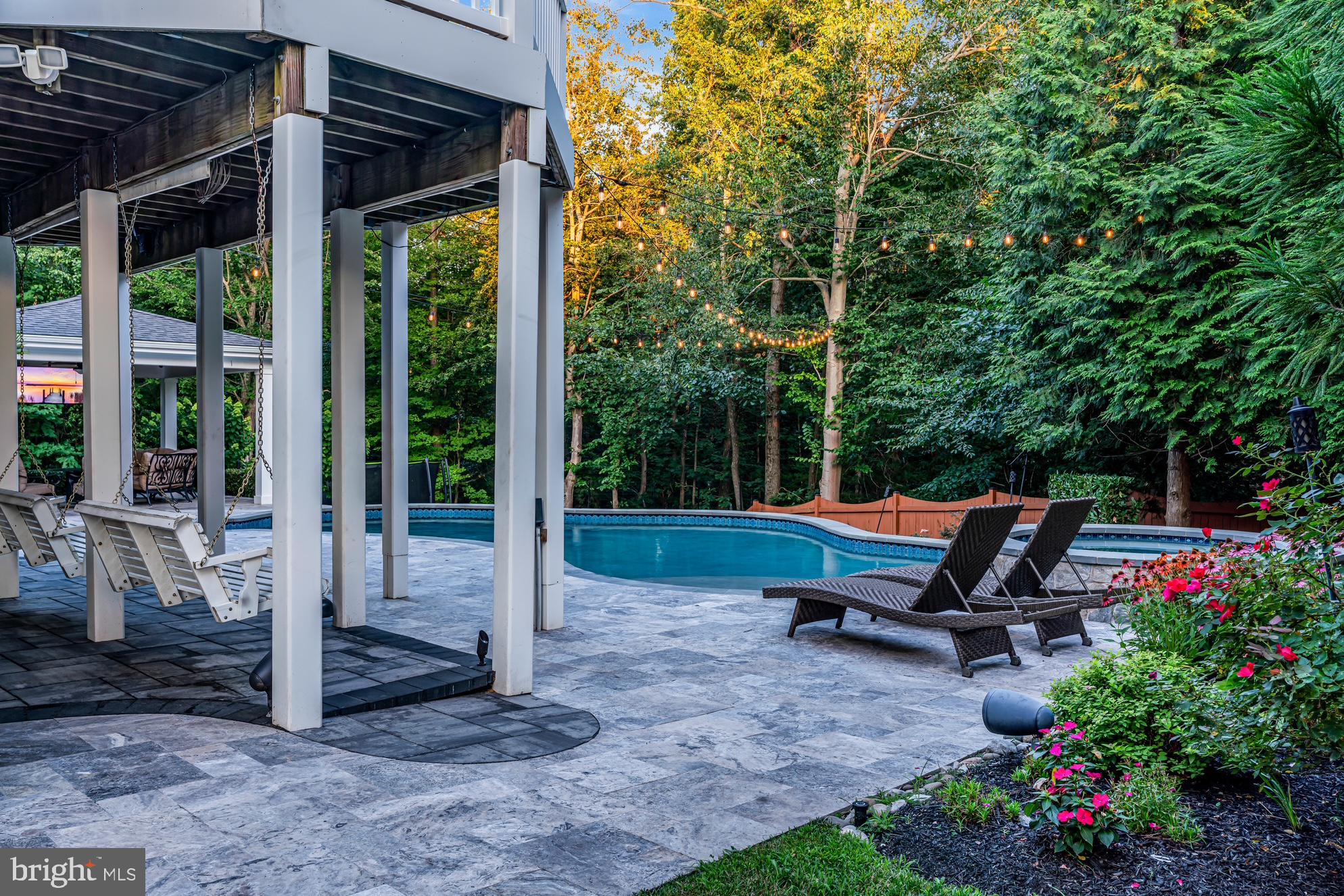 LANSDOWNE ON THE POTOMAC - Residential