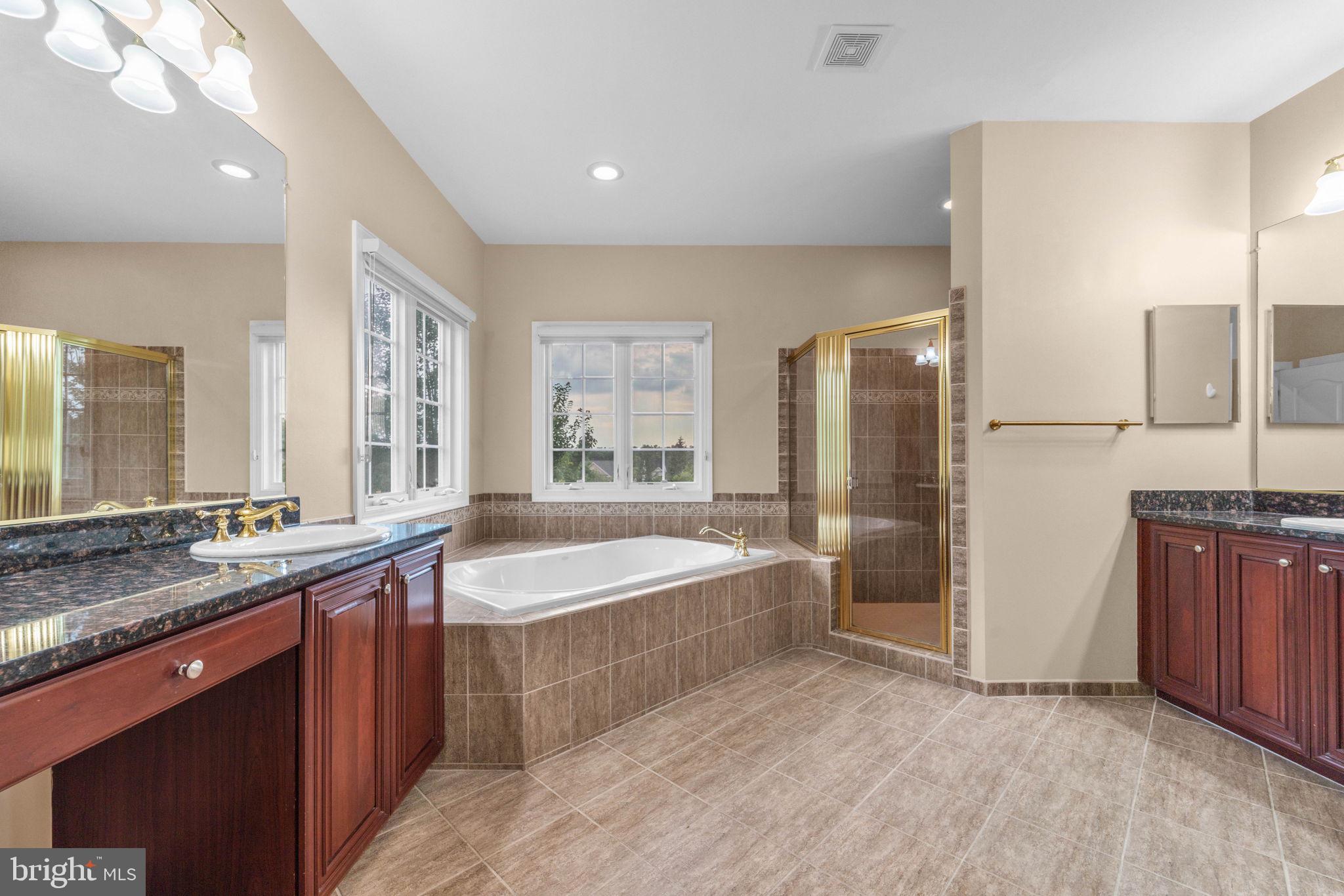 LANSDOWNE ON THE POTOMAC - Residential