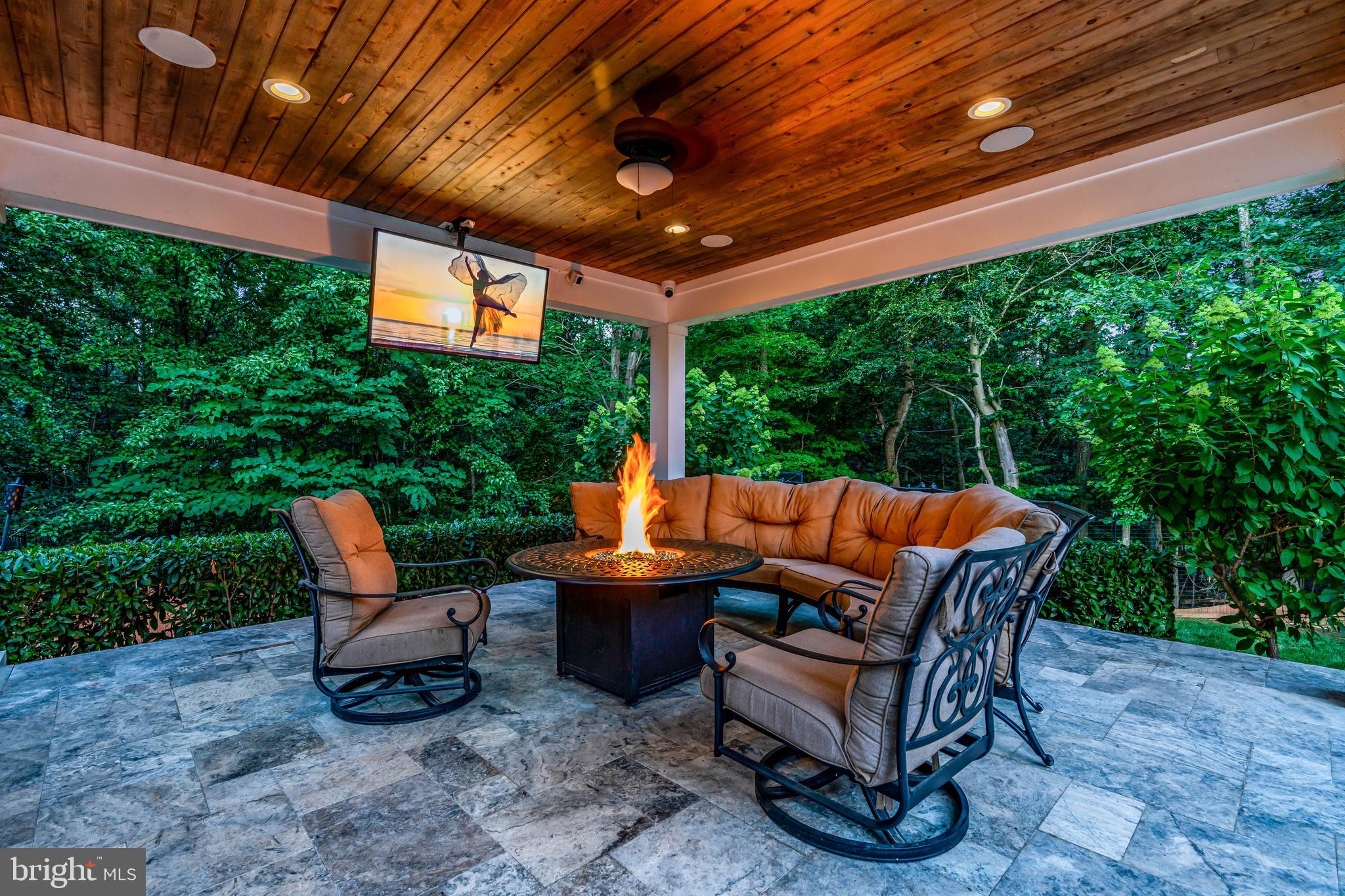 LANSDOWNE ON THE POTOMAC - Residential