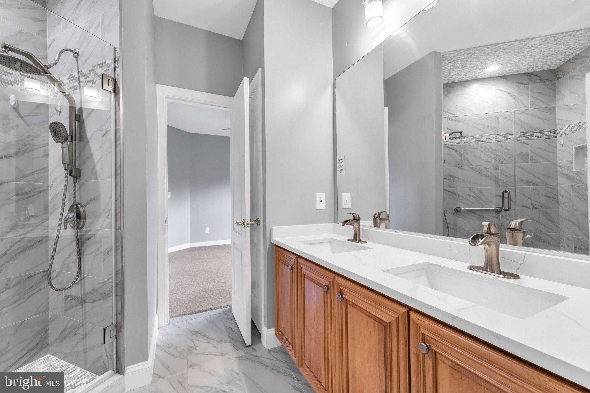 LANSDOWNE ON THE POTOMAC - Residential