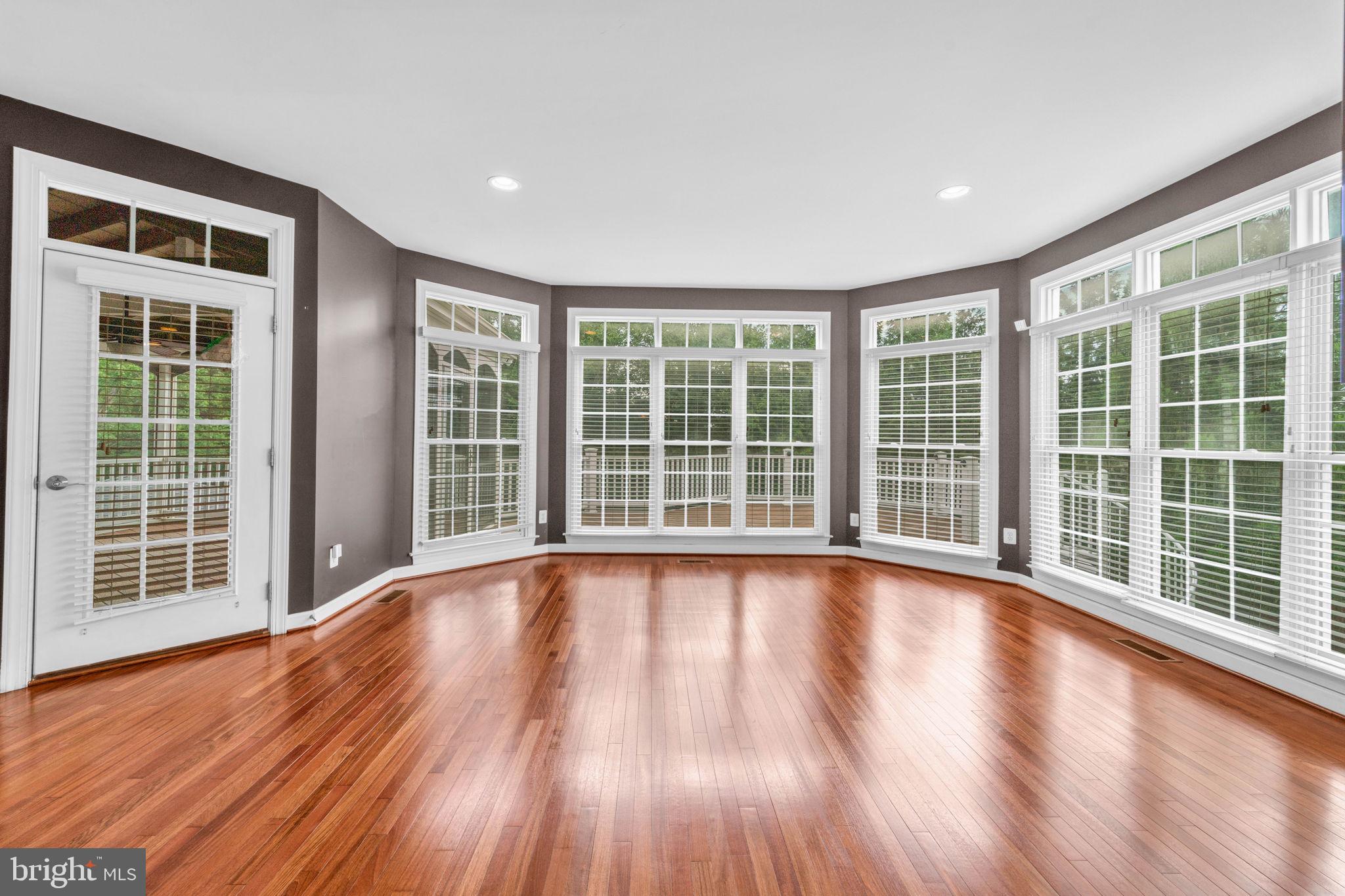 LANSDOWNE ON THE POTOMAC - Residential