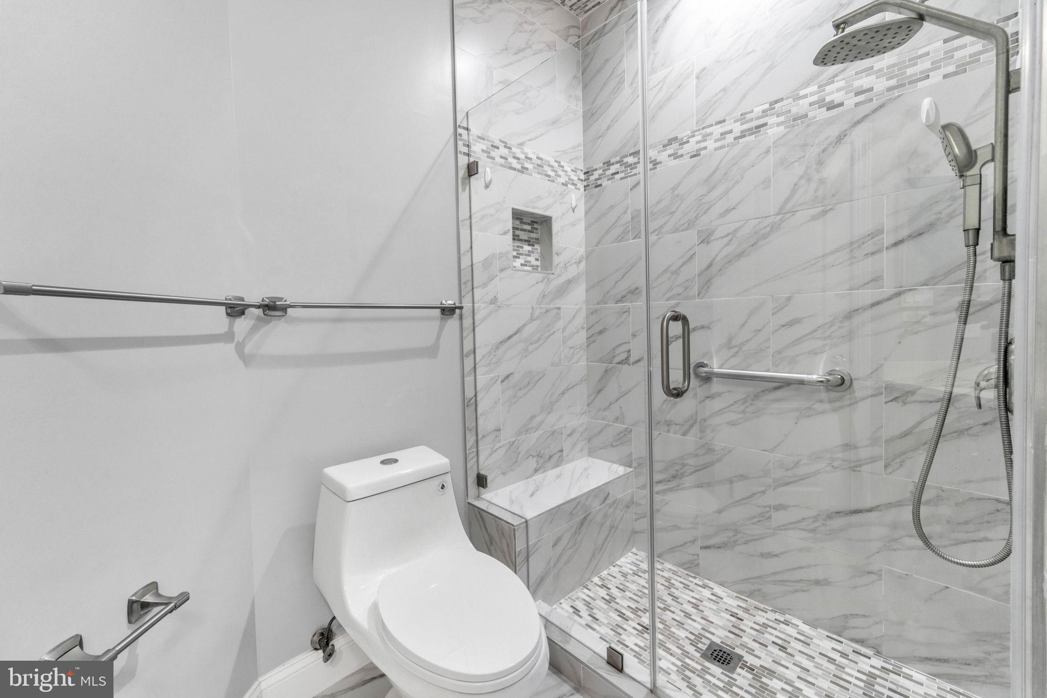 LANSDOWNE ON THE POTOMAC - Residential