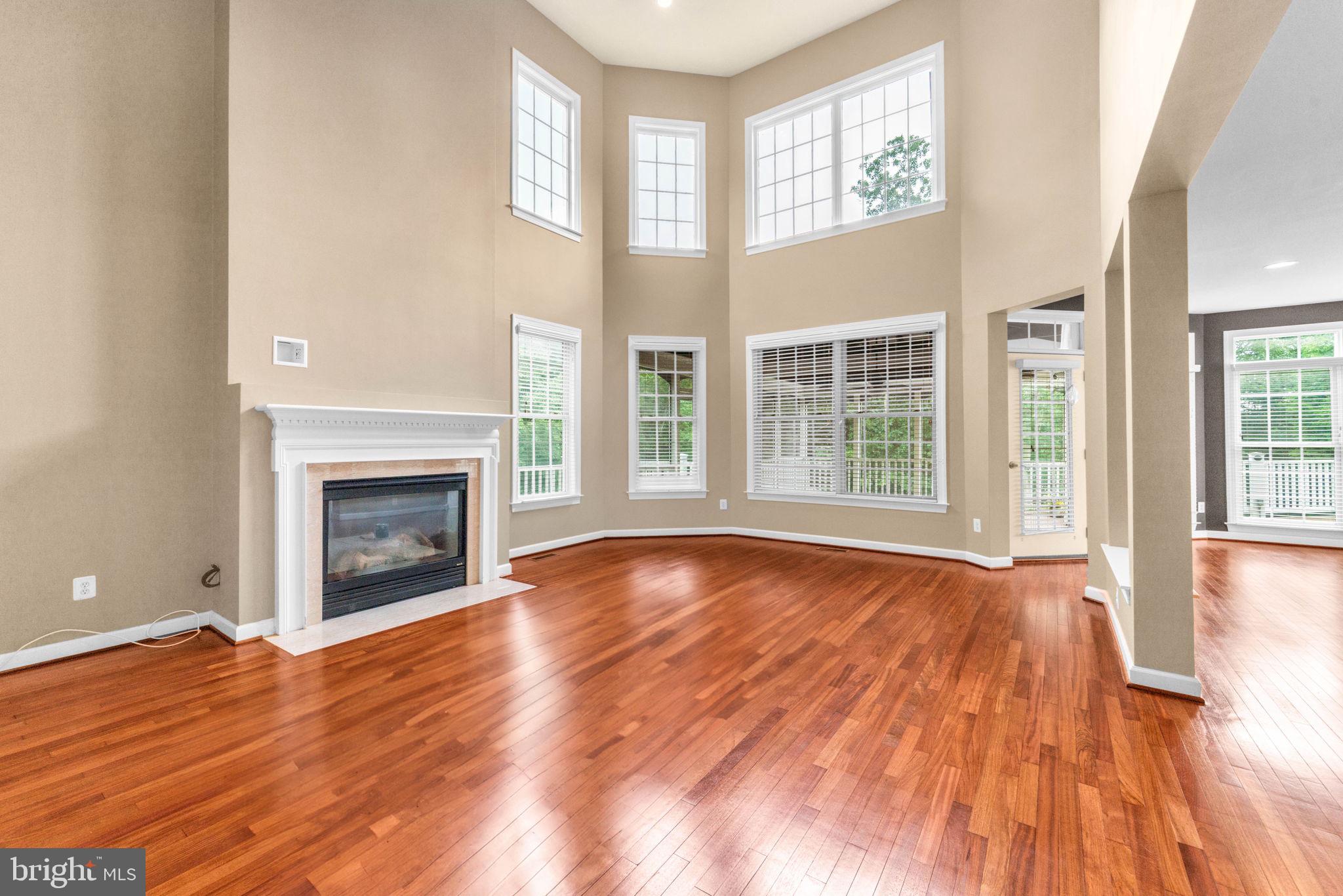 LANSDOWNE ON THE POTOMAC - Residential