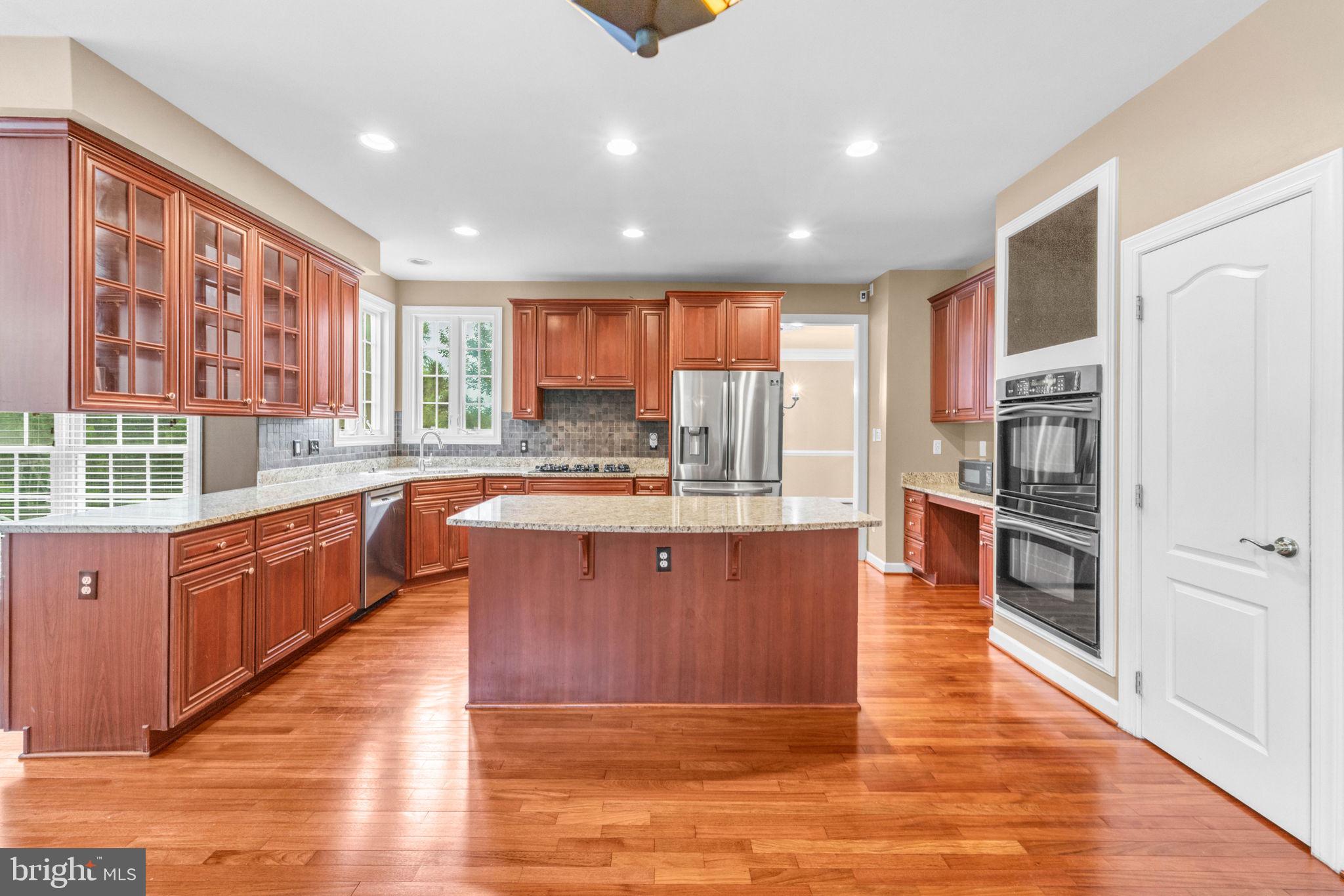 LANSDOWNE ON THE POTOMAC - Residential